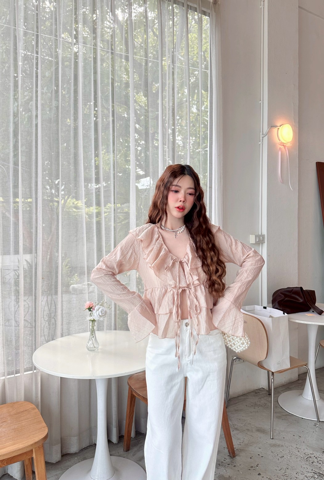Bershka l top เสื้อระบายทรงสวย แขนยาว ผูกด้านหน้า sheeny