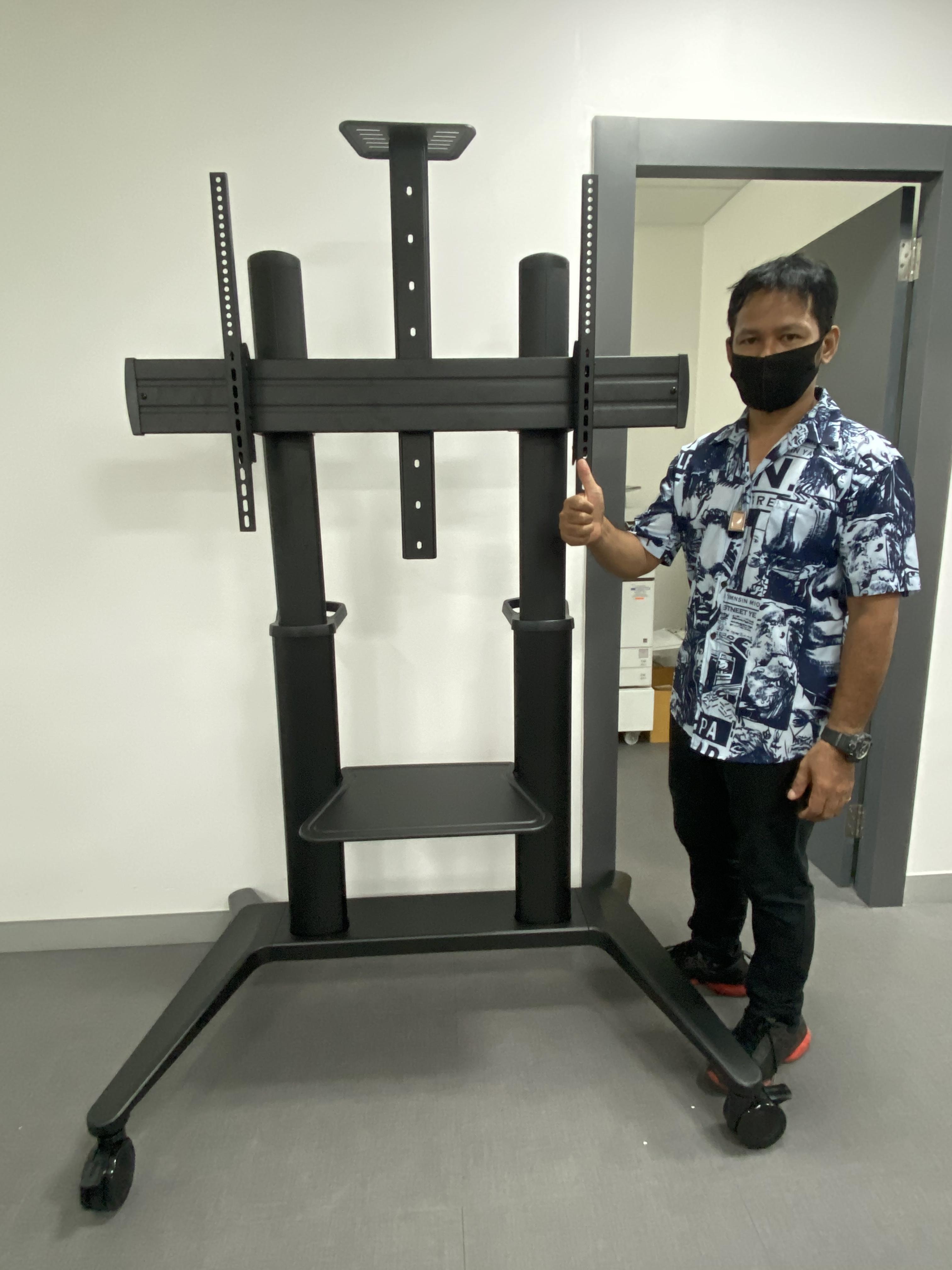 JMTVSTAND MT-F9300 ขาตั้งพื้นทีวีมีล้อเลื่อนTV Stand วัสดุ Aluminium อลูมิเนียม{สีดำ} แข็งแรง สวยหรู ทรงทันสมัย รองรับทีวี 70"-120"นิ้ว{รับประกัน 3 ปี }0964746498