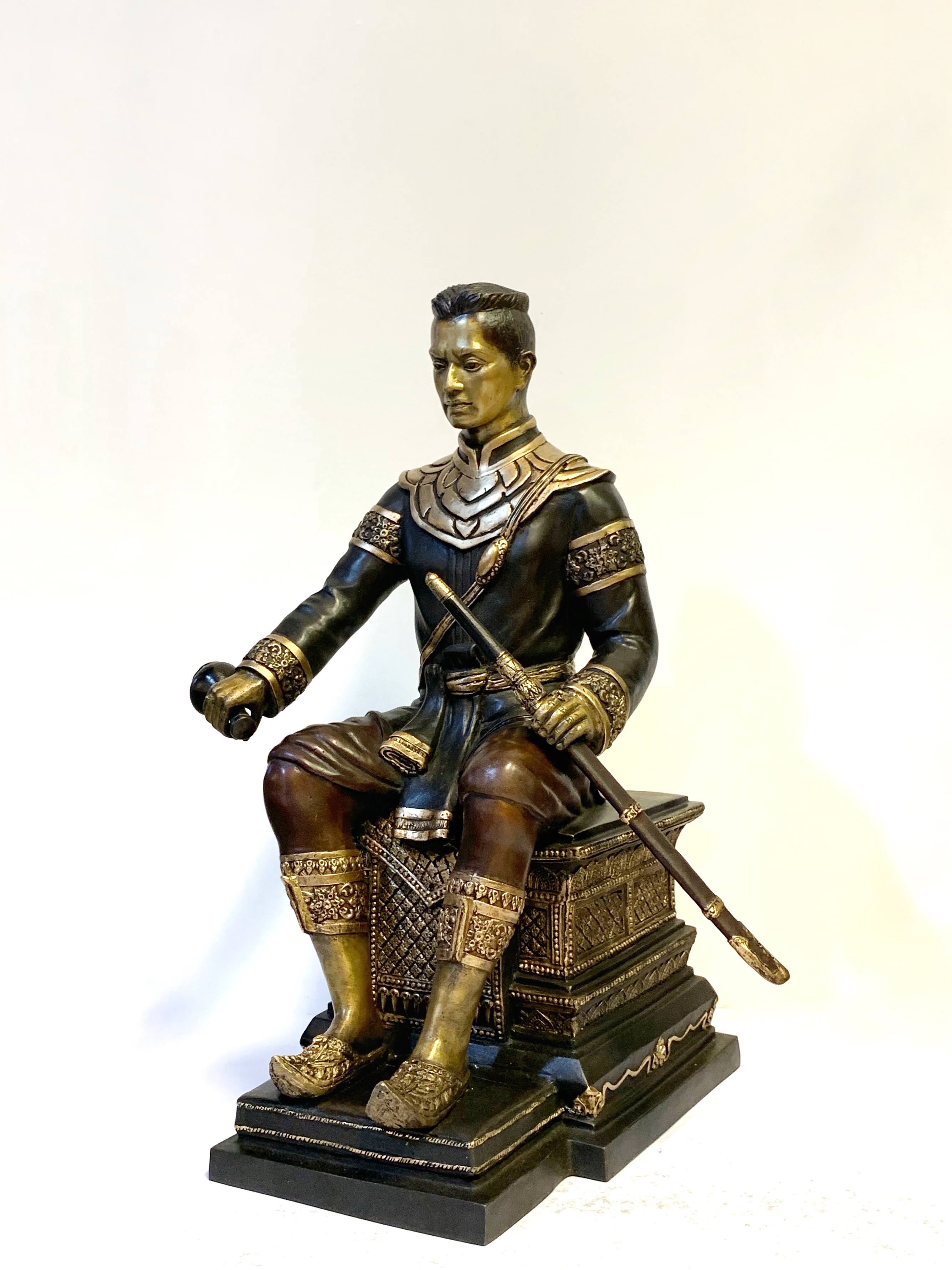 พระนเรศวรมหาราช นั่งบัลลังก์ หลั่งทักษิโณทก หน้าตัก 9 นิ้ว