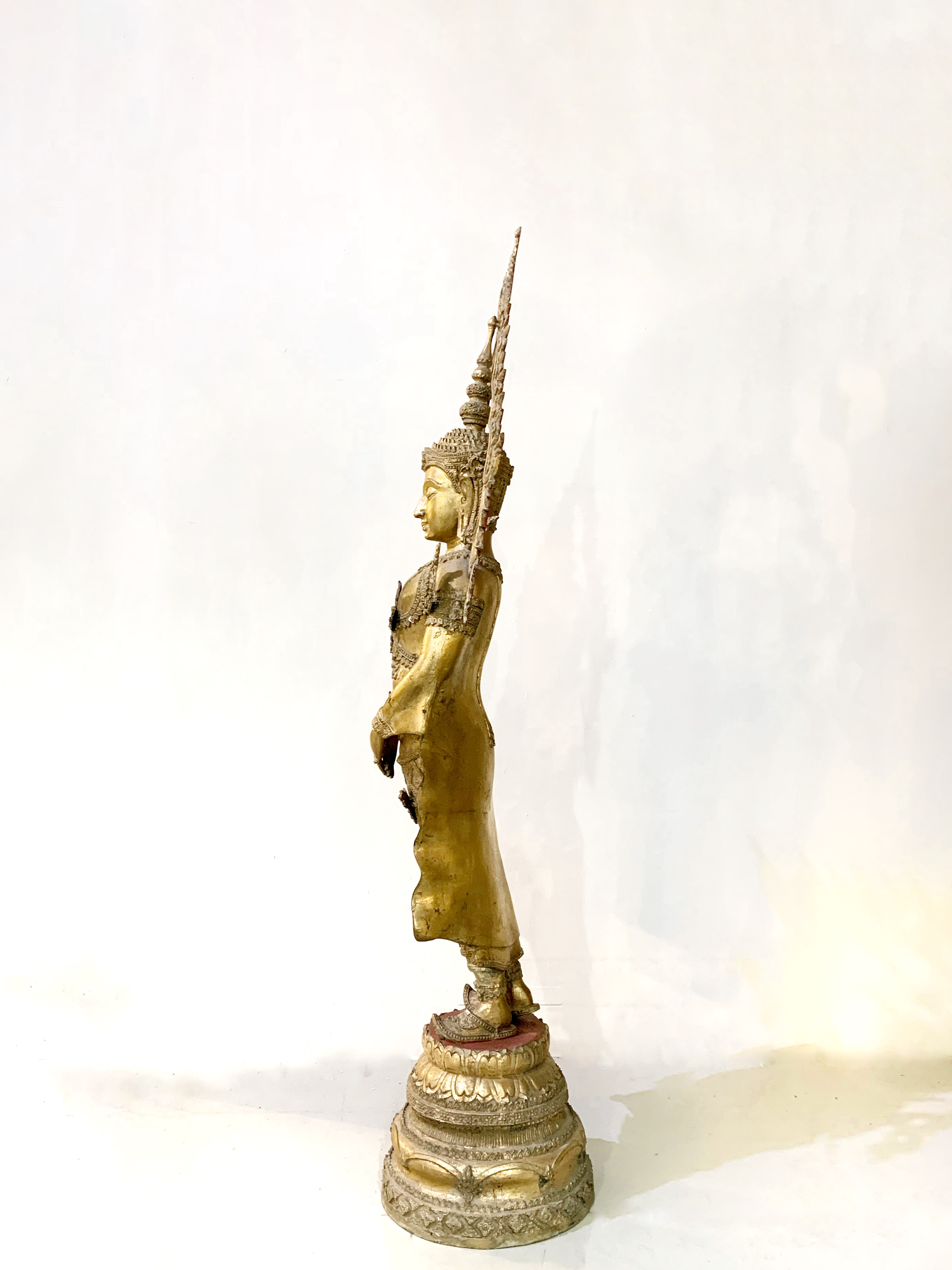 พระพุทธมหาจักรพรรดิ ปางถวายเนตร สูง 52 นิ้ว