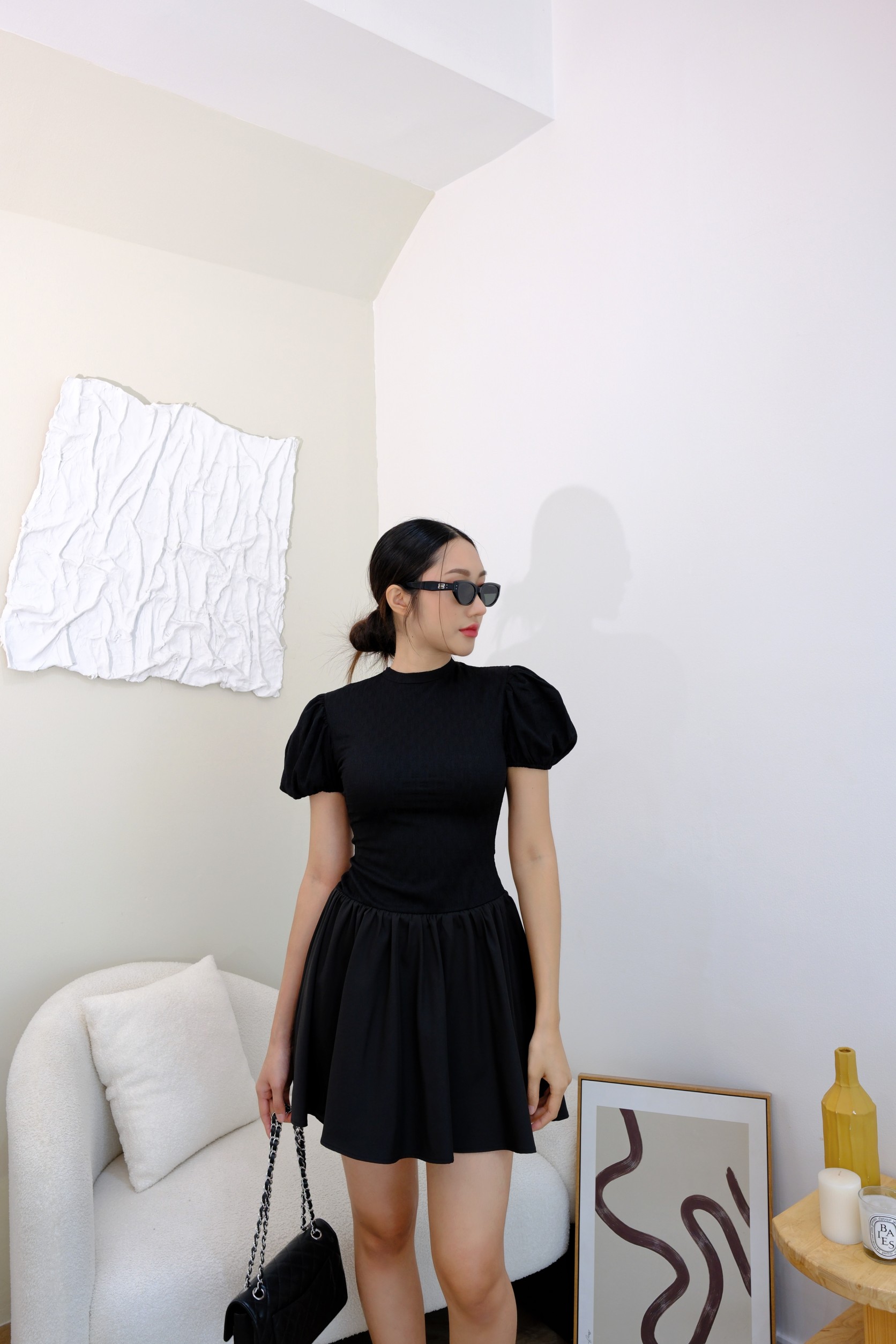 Emily Dress - เดรสสั้นแขนตุ๊กตา ด้านในเป็นกางเกงจั๊มเชื่อมกับตัวเสื้อ Thitiya