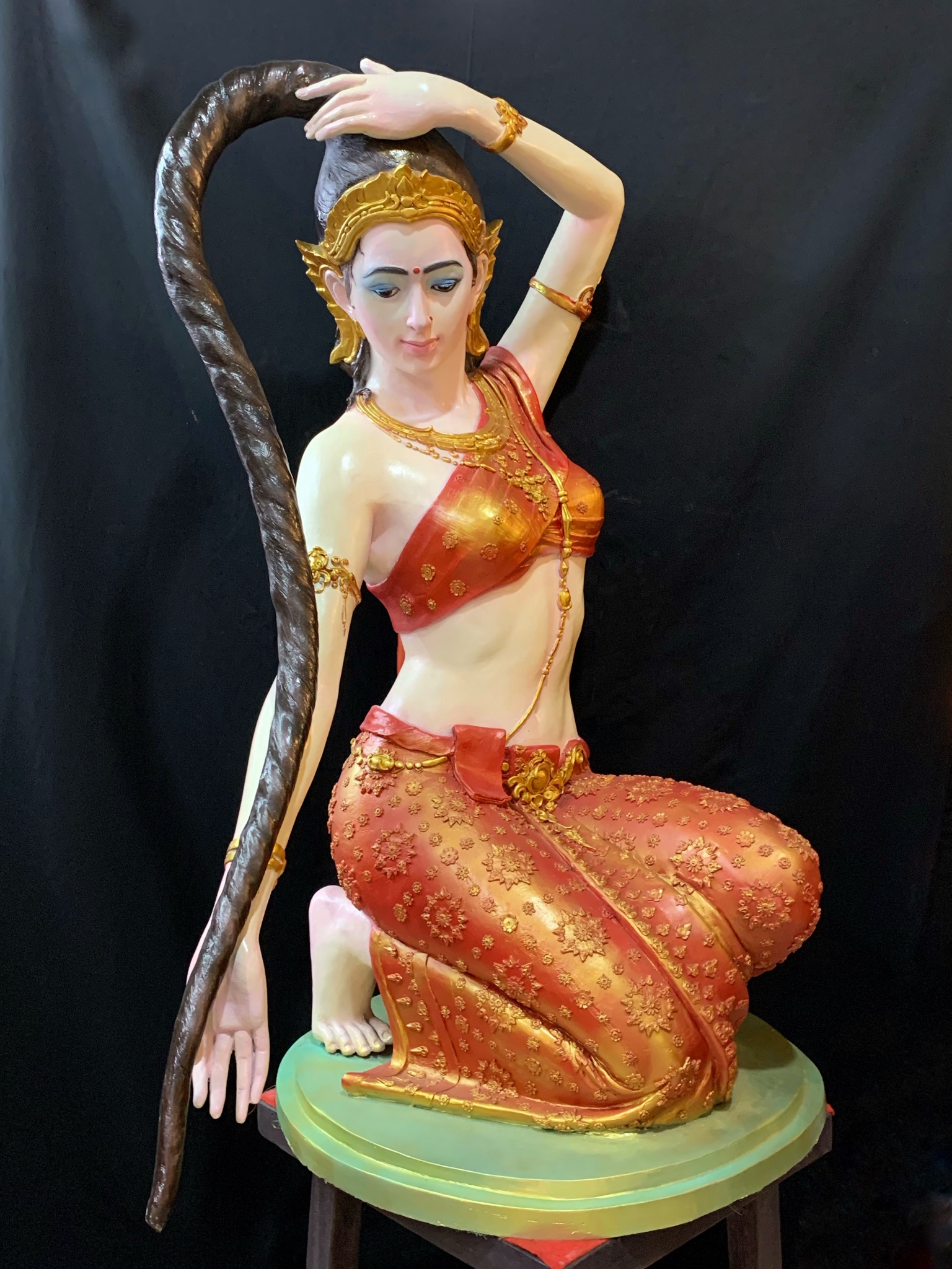 พระแม่ธรณีบีบมวยผม หน้าตัก 30 นิ้ว