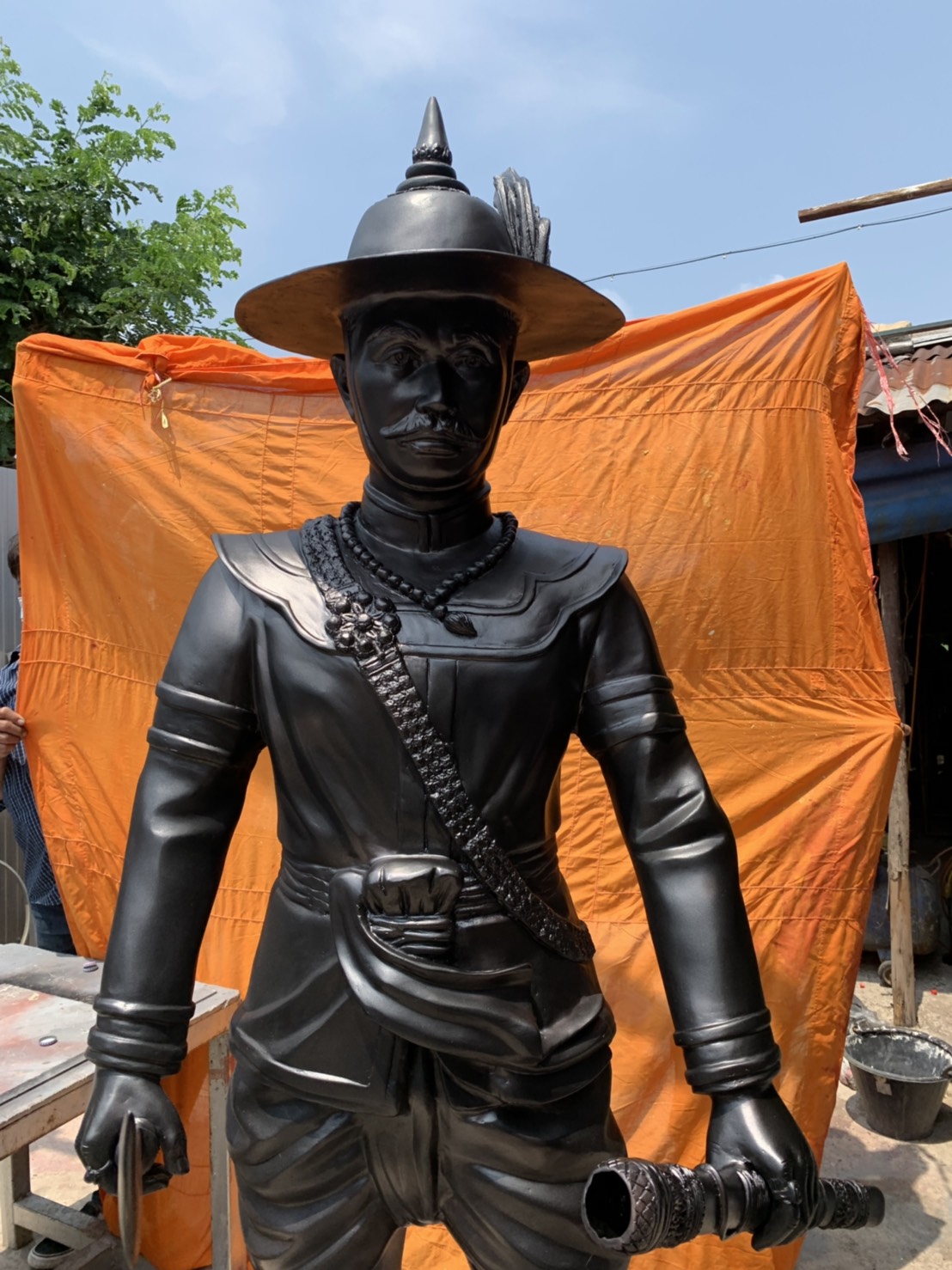 สมเด็จพระเจ้าตากสินมหาราช สูง 186 cm