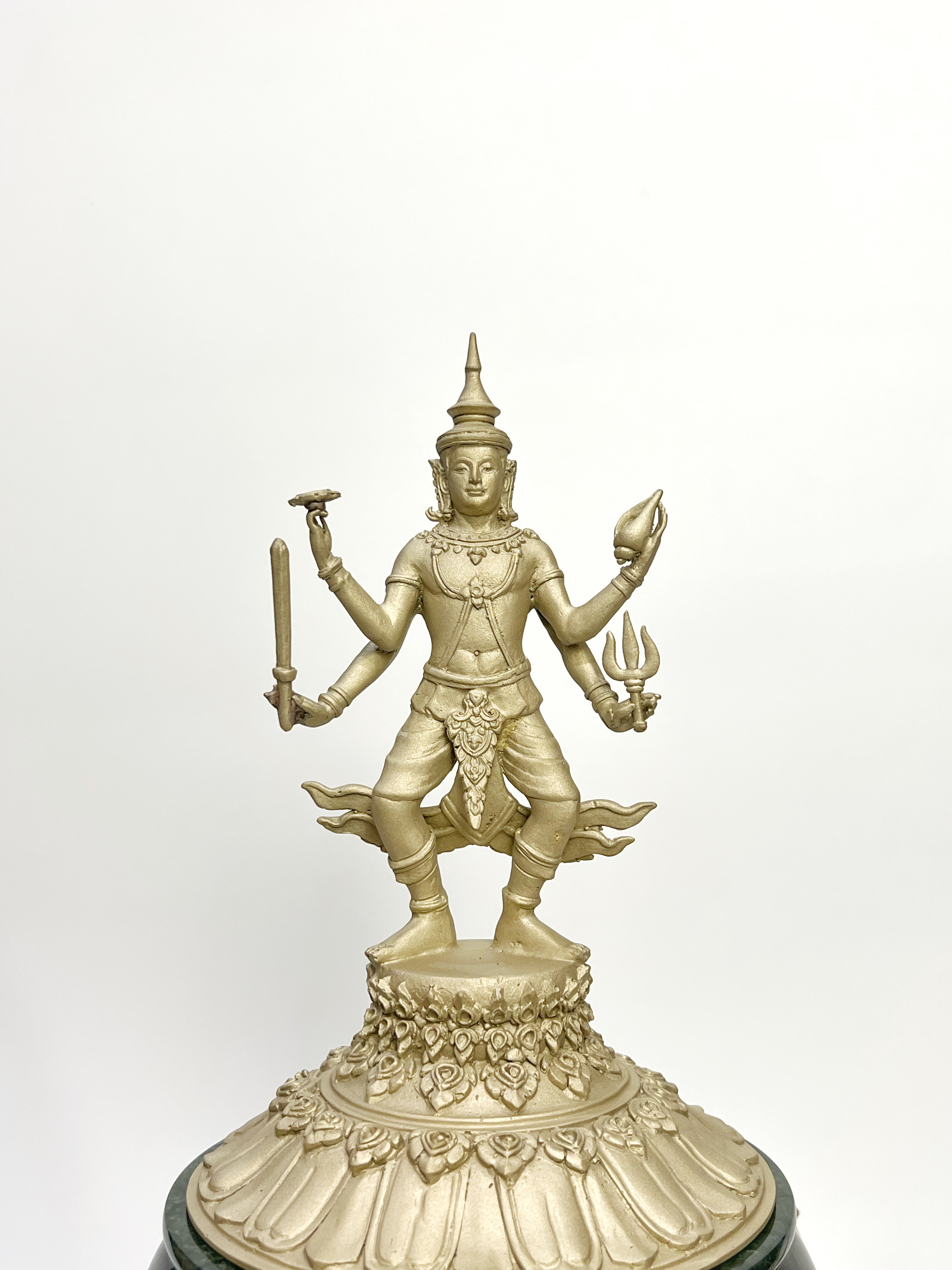 ครอบน้ำอมฤต พระนารายณ์กวนเกษียรสมุทร พร้อมฐานไม้มะค่า