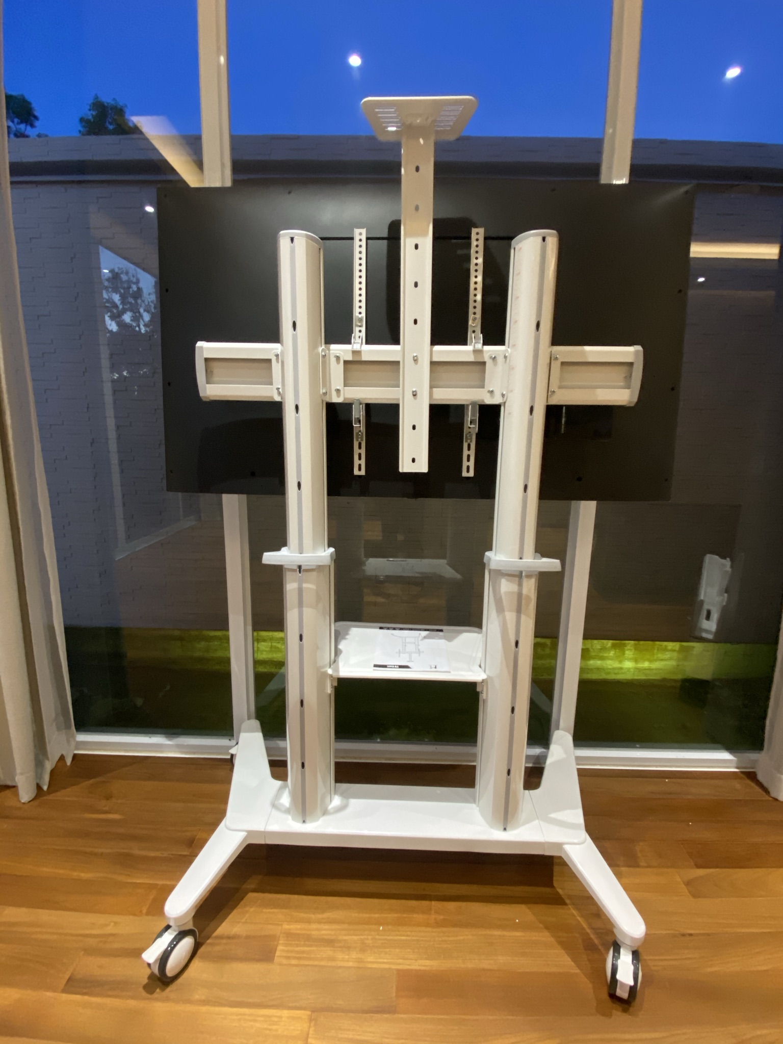 JMTVSTAND MT-F9400 ขาตั้งพื้นทีวีมีล้อเลื่อนTV Stand วัสดุ Aluminium อลูมิเนียม{สีขาว} แข็งแรง สวยหรู ทรงทันสมัย รองรับทีวี 70"-120"นิ้ว{รับประกัน 3 ปี}0964746498