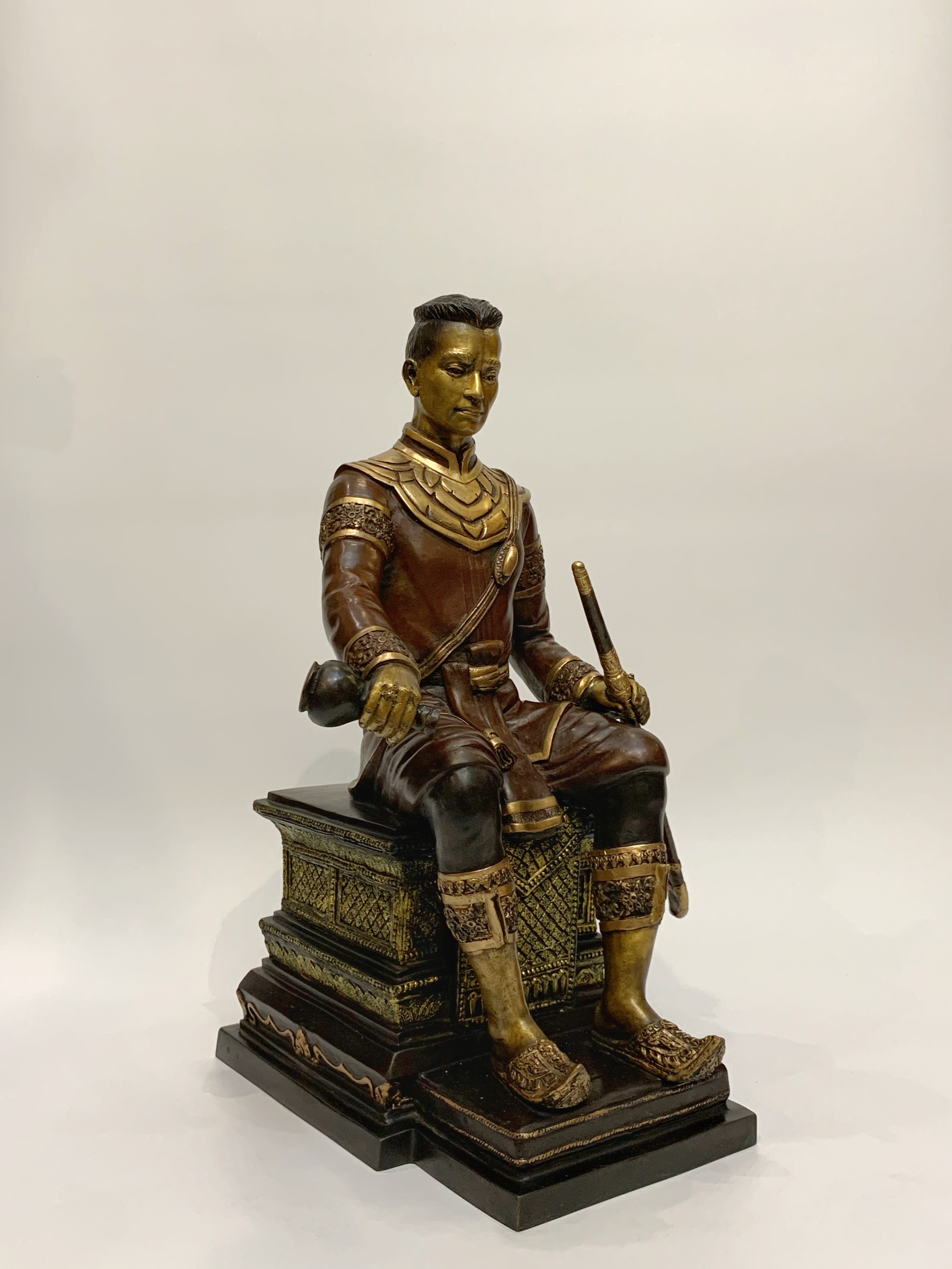 พระนเรศวรมหาราช นั่งบัลลังก์ หลั่งทักษิโณทก หน้าตัก 9 นิ้ว