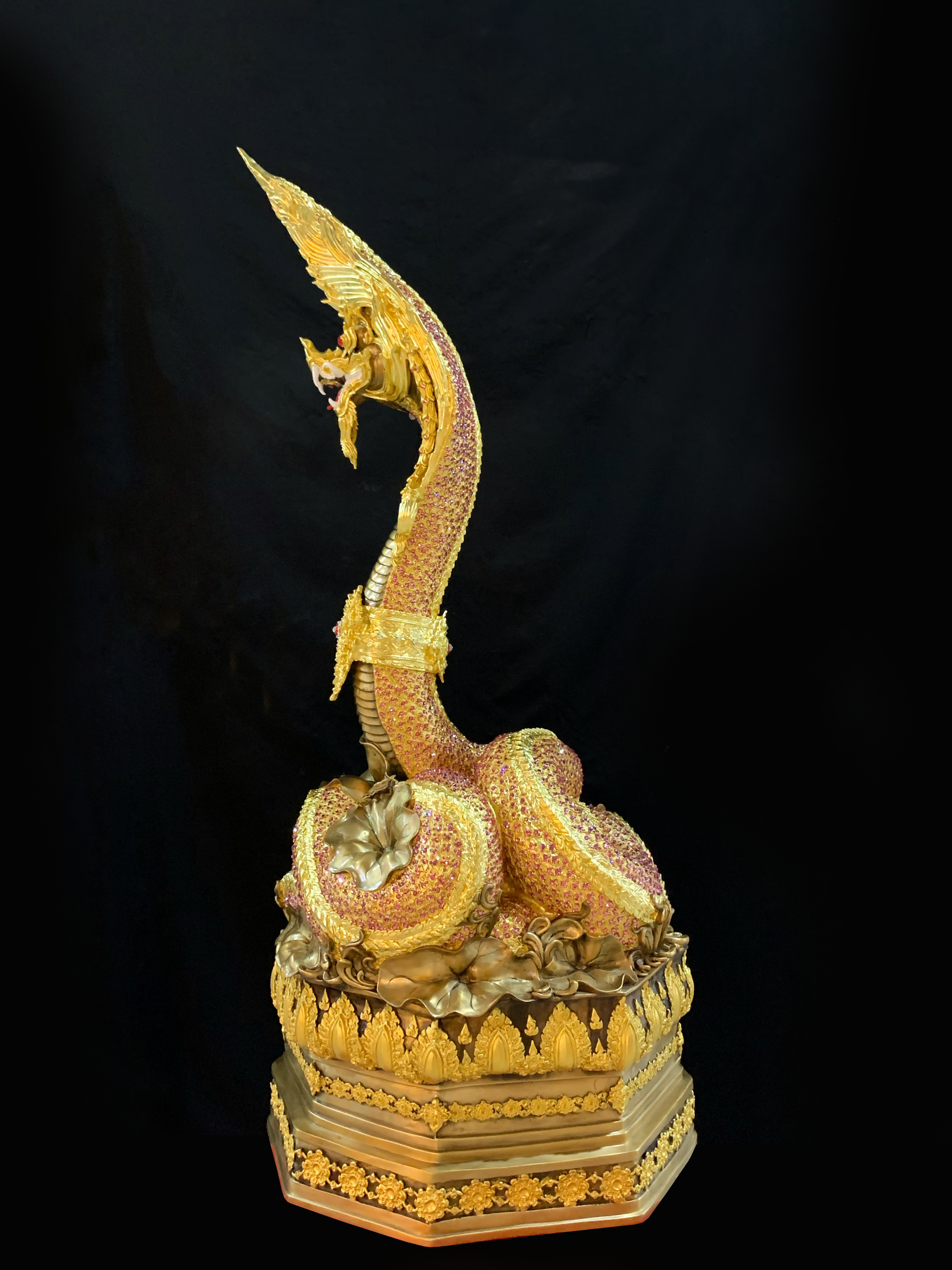 พญานาค สูง 149 cm.