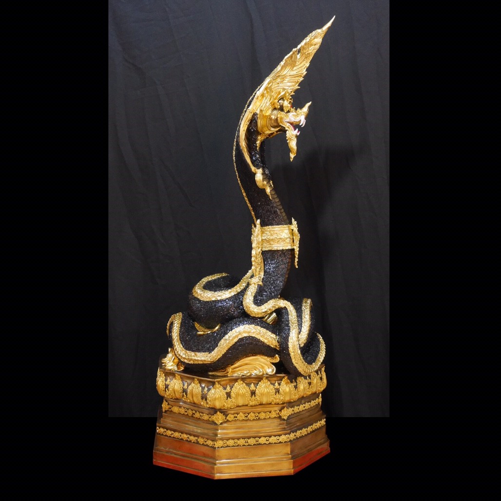 พญานาค สูง 159 cm.