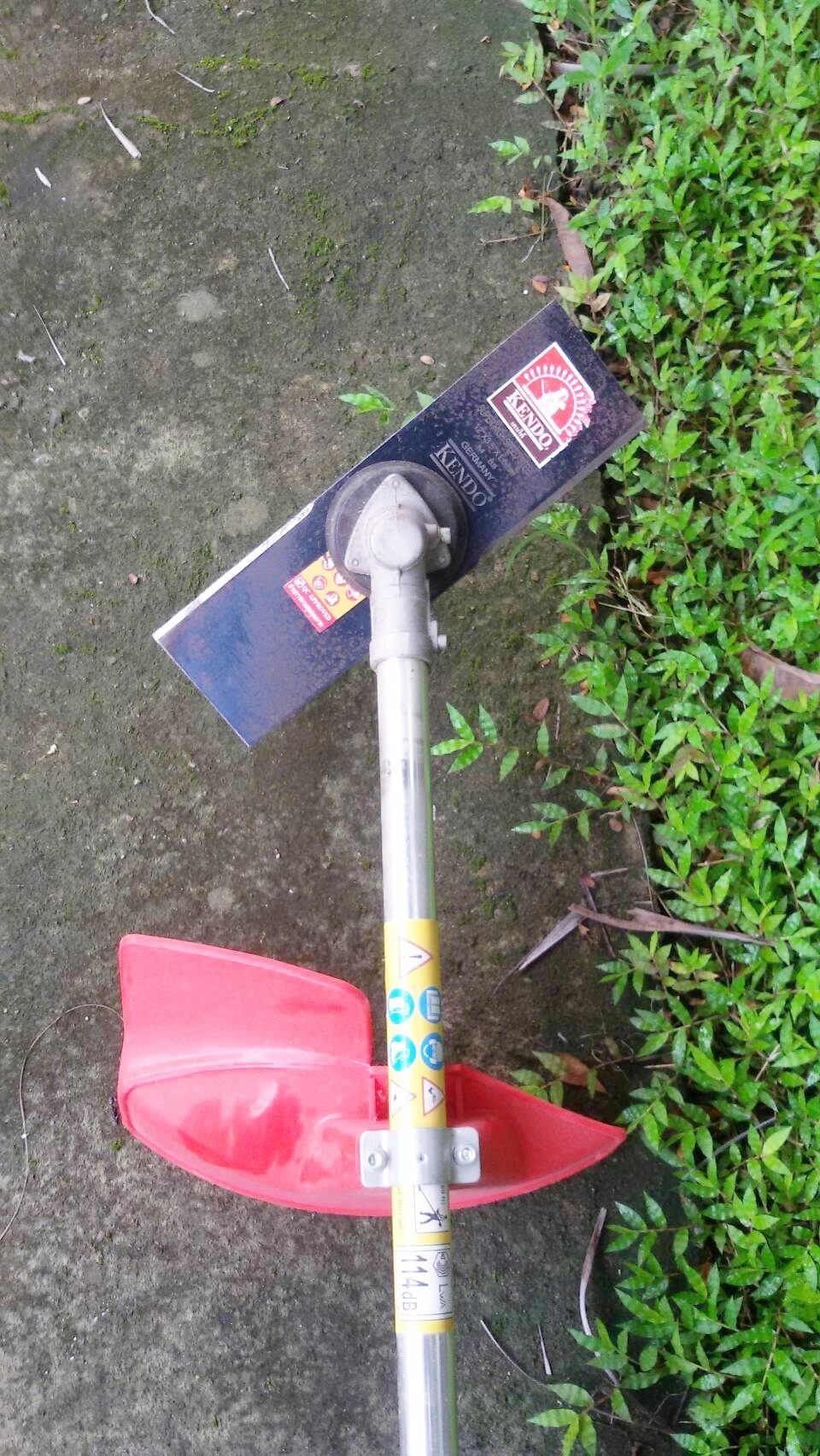 ใบมีดตัดหญ้า ทรงปังตอ ขนาด 12-18 นิ้ว ยี่ห้อ เคนโด้ (KENDO)