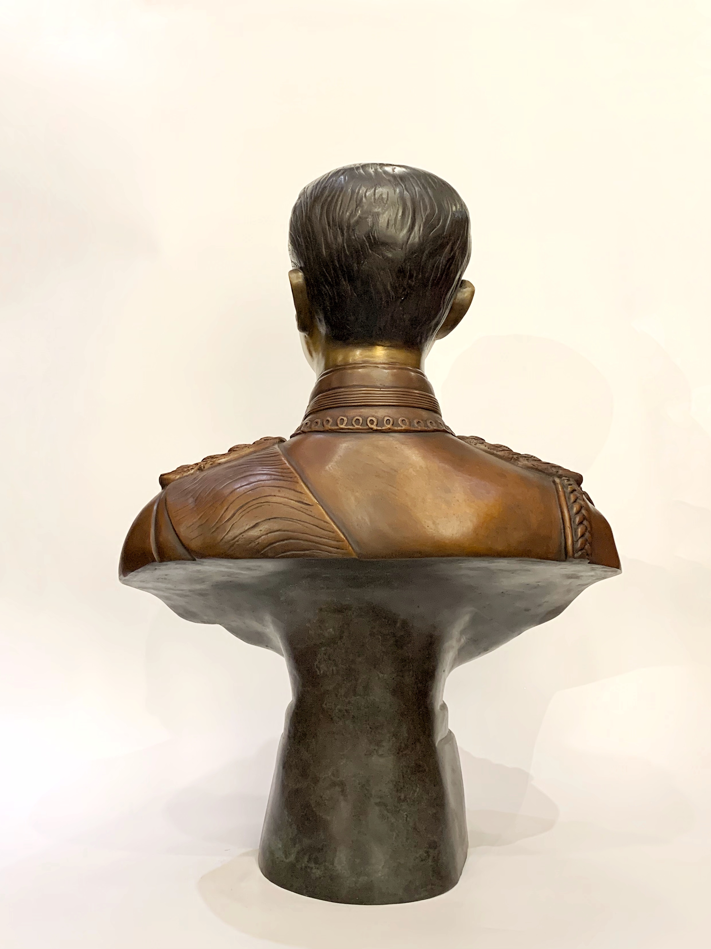 รัชกาลที่ 5 ครึ่งพระองค์ (ขนาดเท่าจริง)