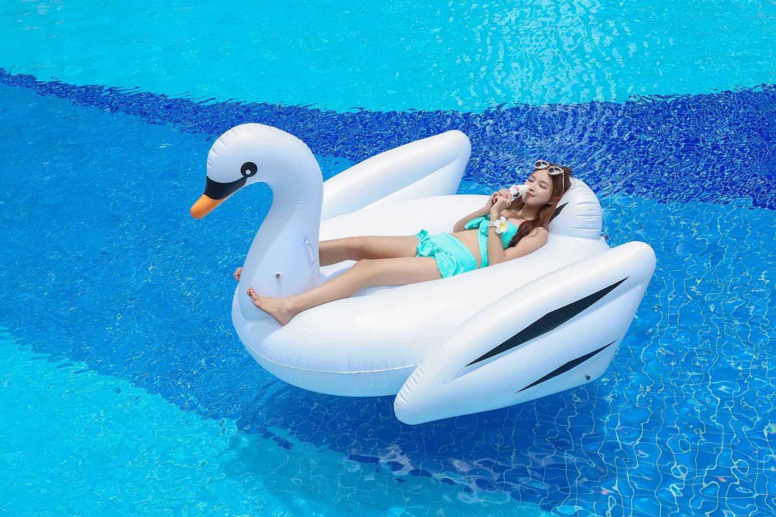 ห่วงยางนกเป็ดน้ำ สีขาว Inflatable White Teal Pool Float
