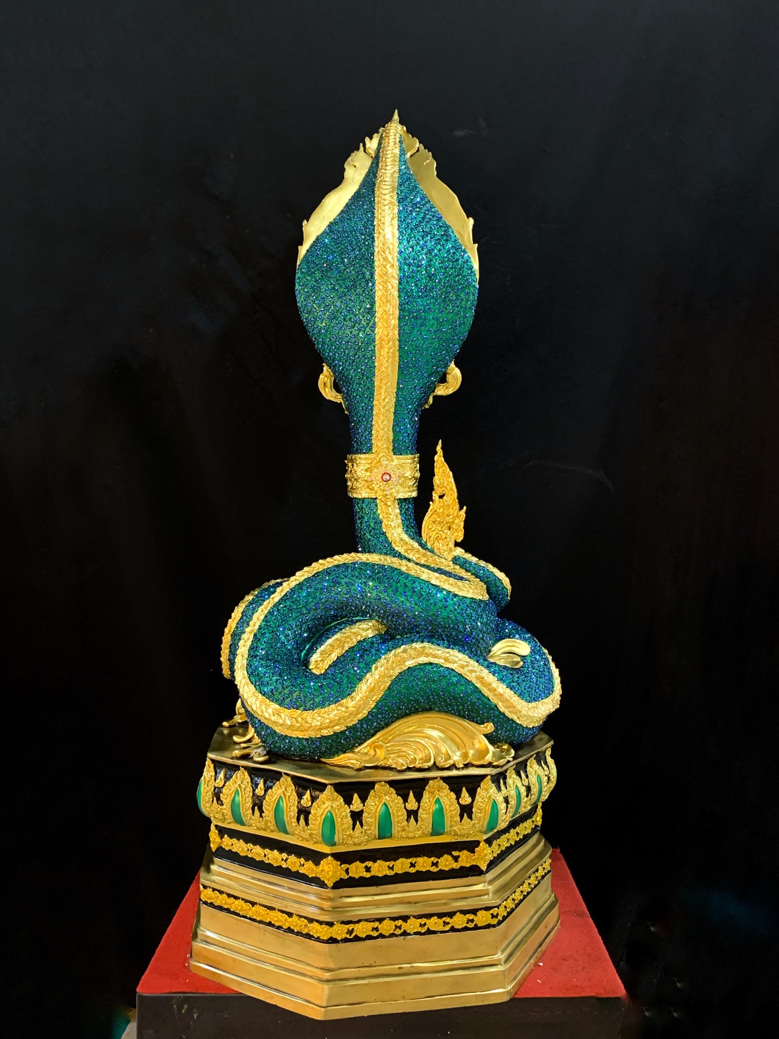 พญานาค สูง 159 cm.