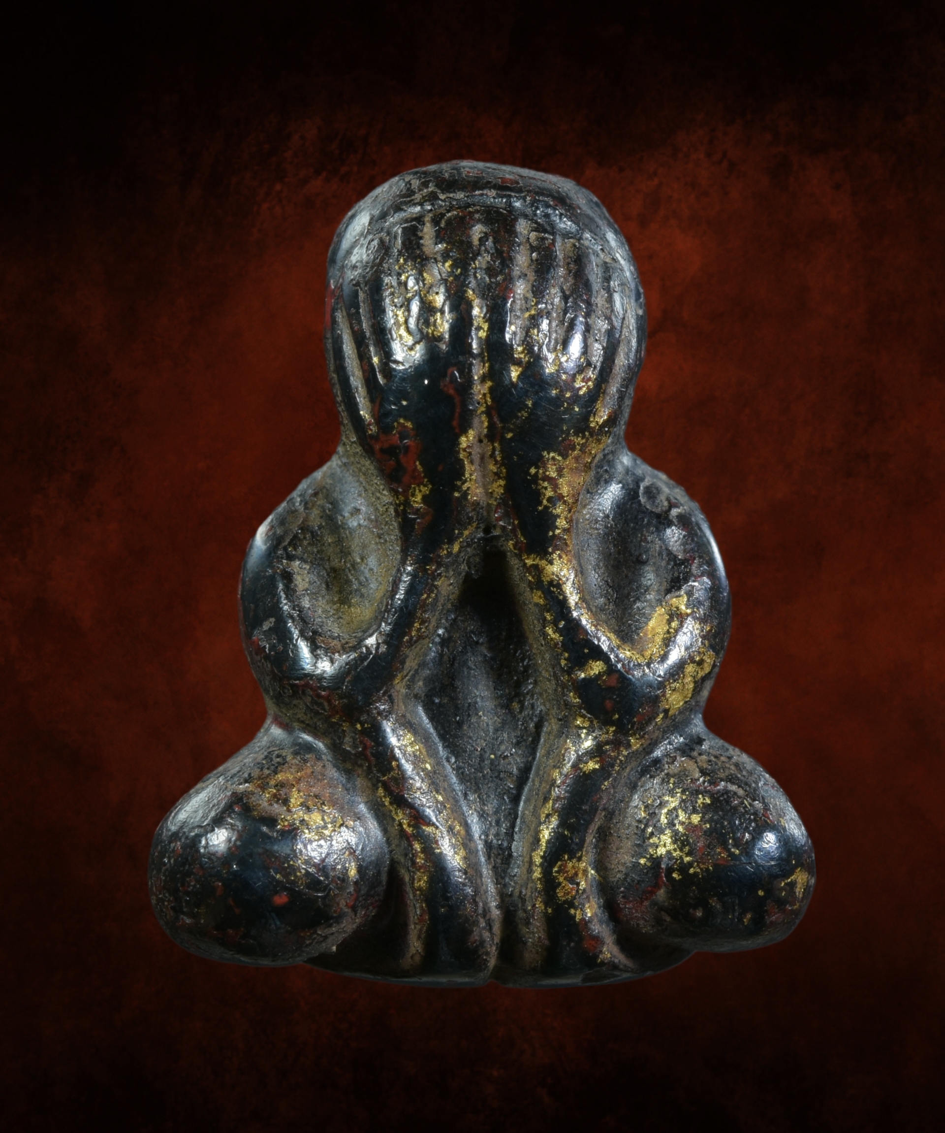 พระปิดตาหลวงพ่อปล้อง เนื้อเมฆพัตร