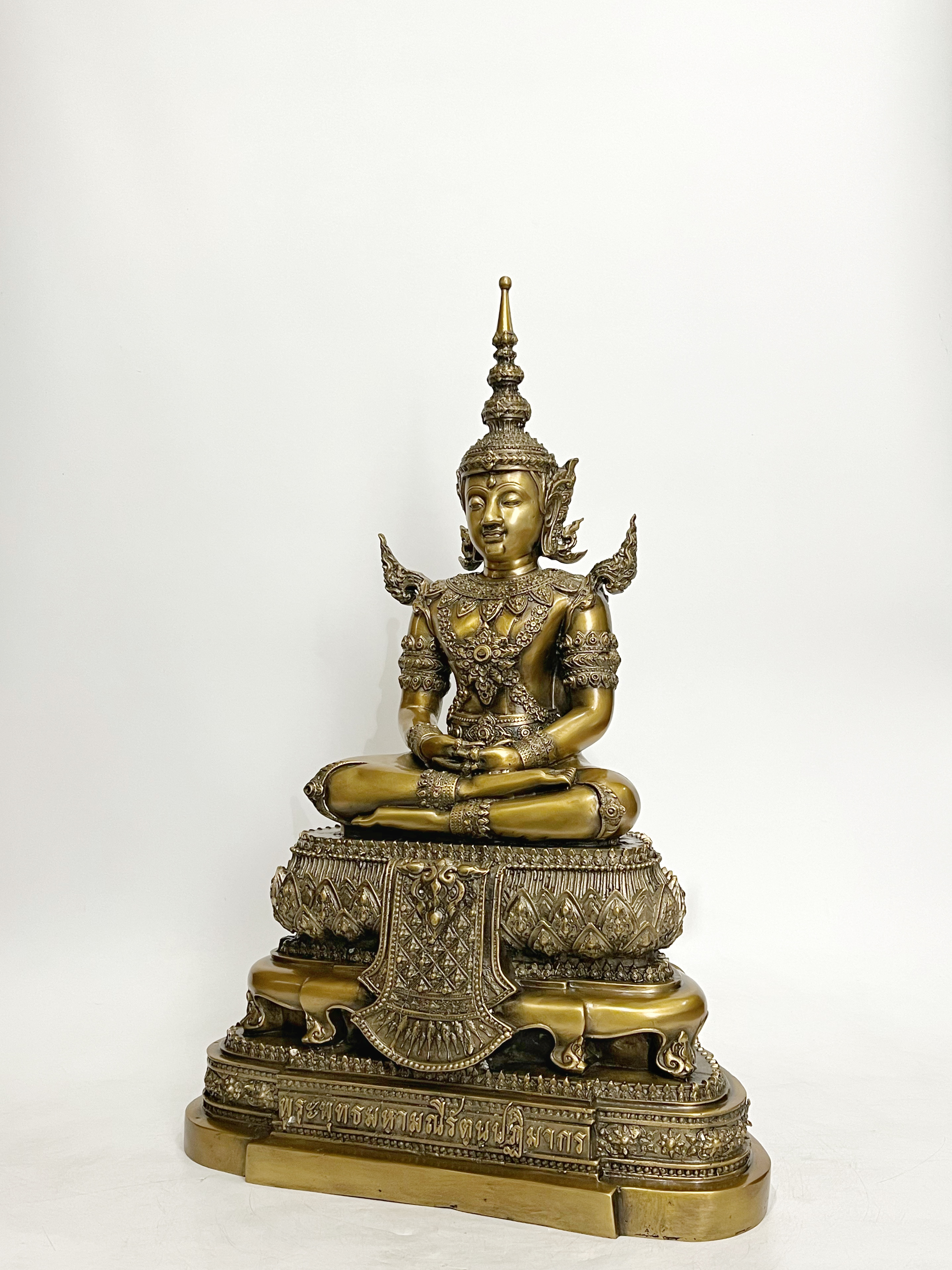 พระแก้วมรกต ทรงเครื่องฤดูร้อน หน้าตัก 9 นิ้ว