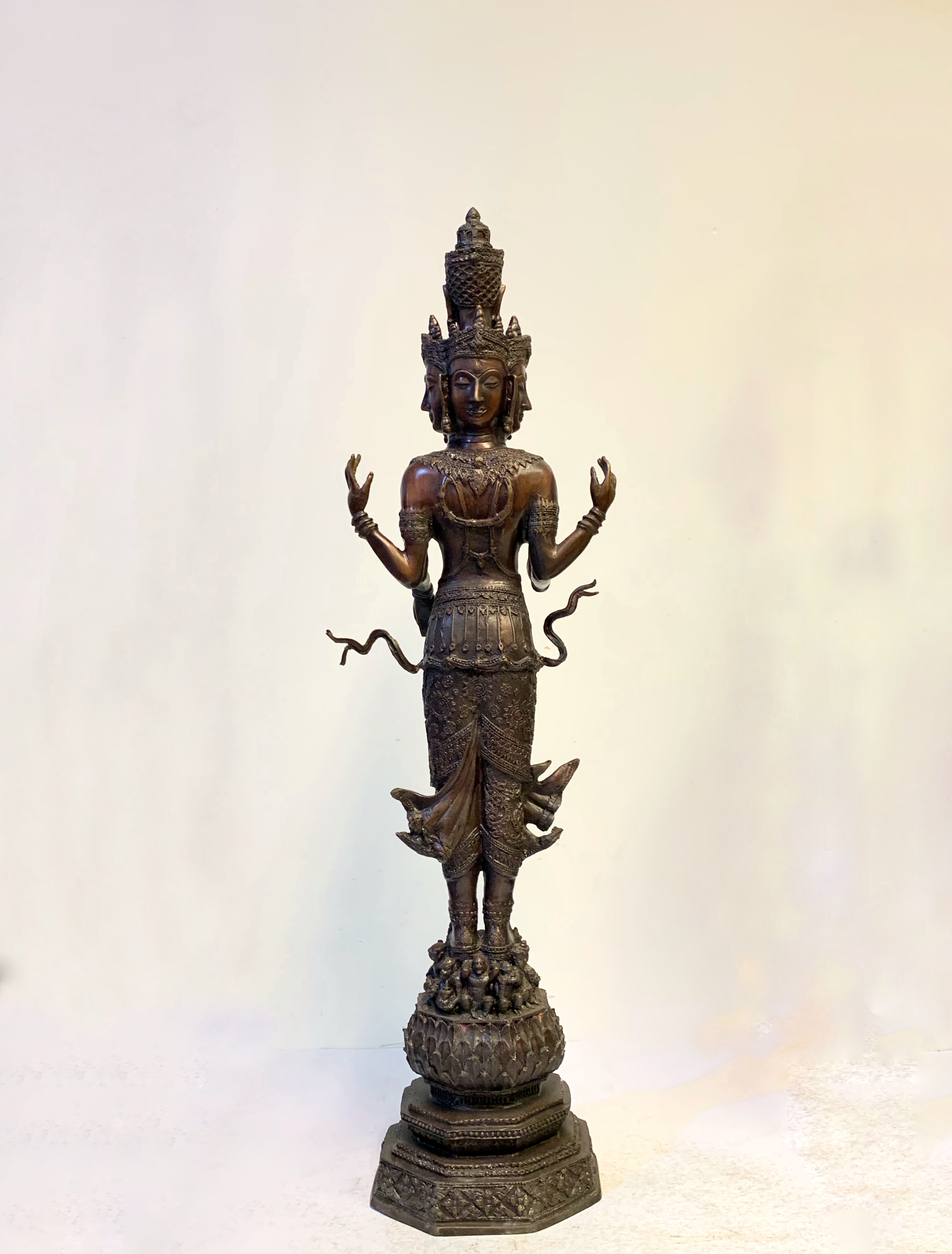 พระตรีมูรติ หน้าตัก 9 นิ้ว