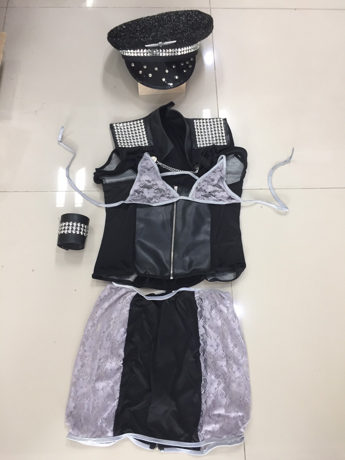 ชุดตำรวจแนวหนัง ลูกไม้เทาแต่งหมุด ชุดตำรวจเซ็กซี่ ชุดตำรวจหญิง