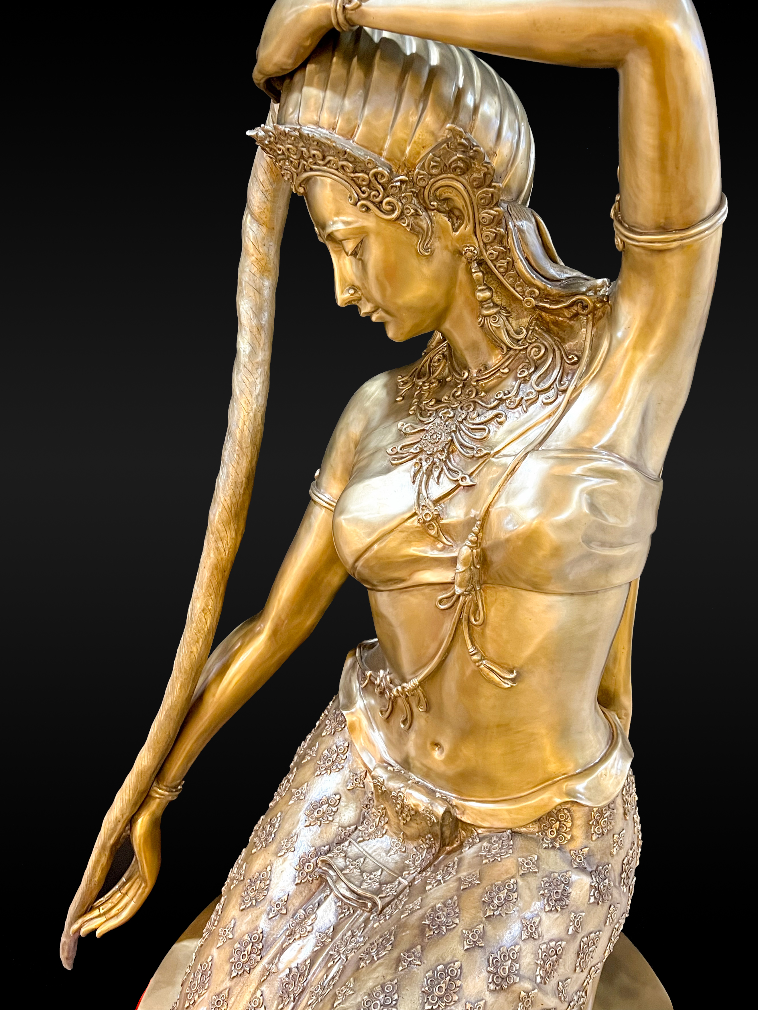 พระแม่ธรณีบีบมวยผม หน้าตัก 30 นิ้ว