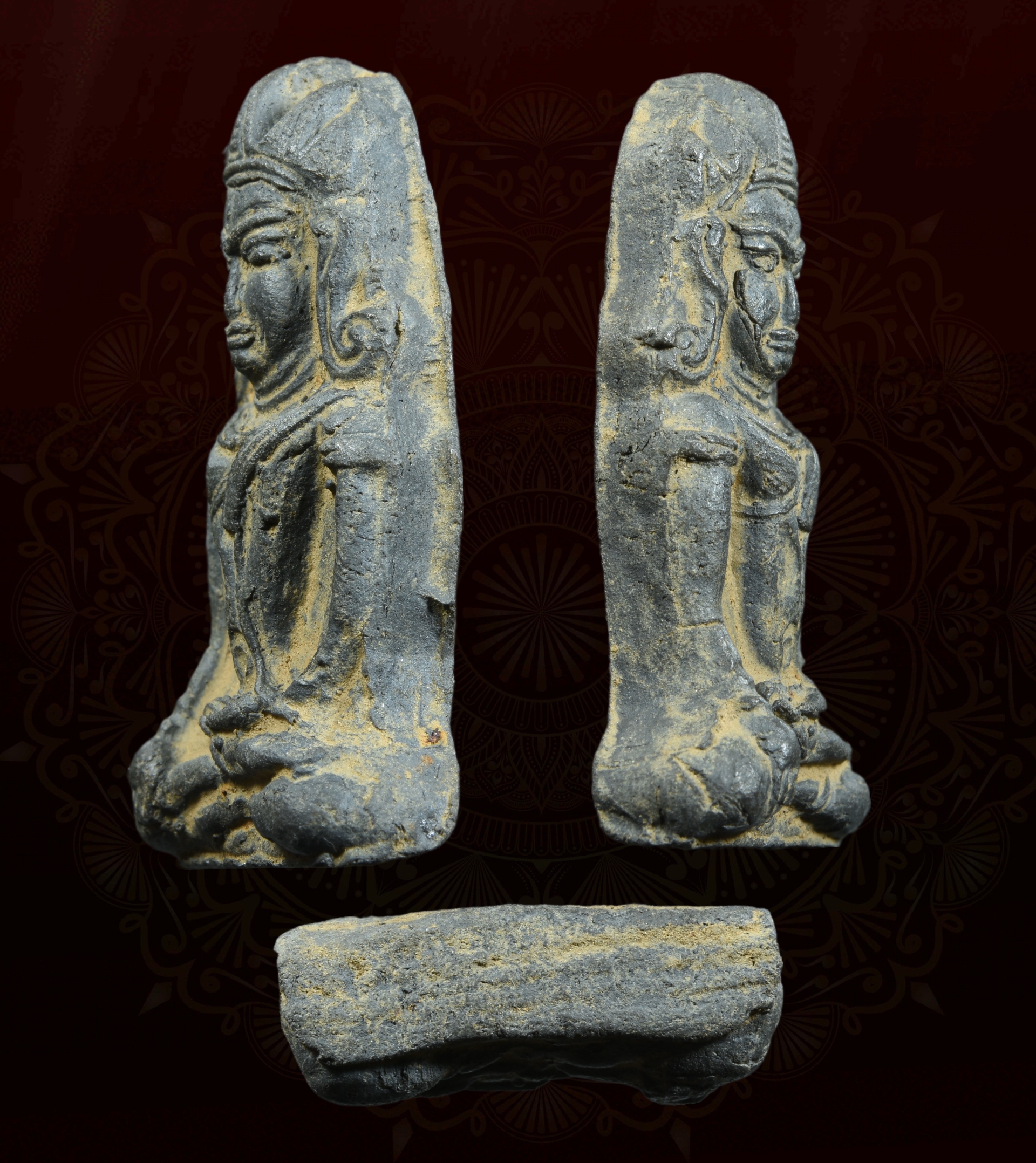 พระนั่งเทริดขนนก เนื้อดิน