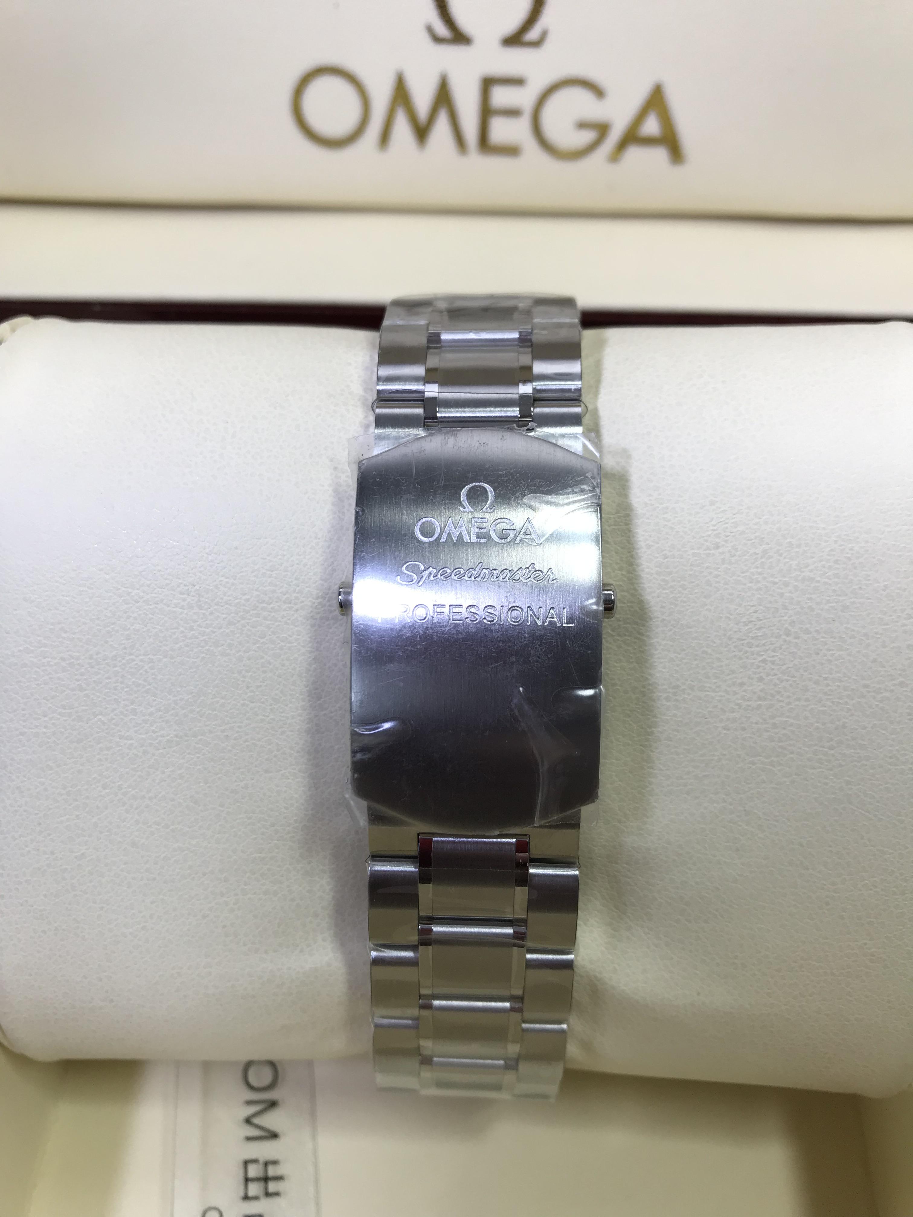 Omega Speedmaster Moonwatch