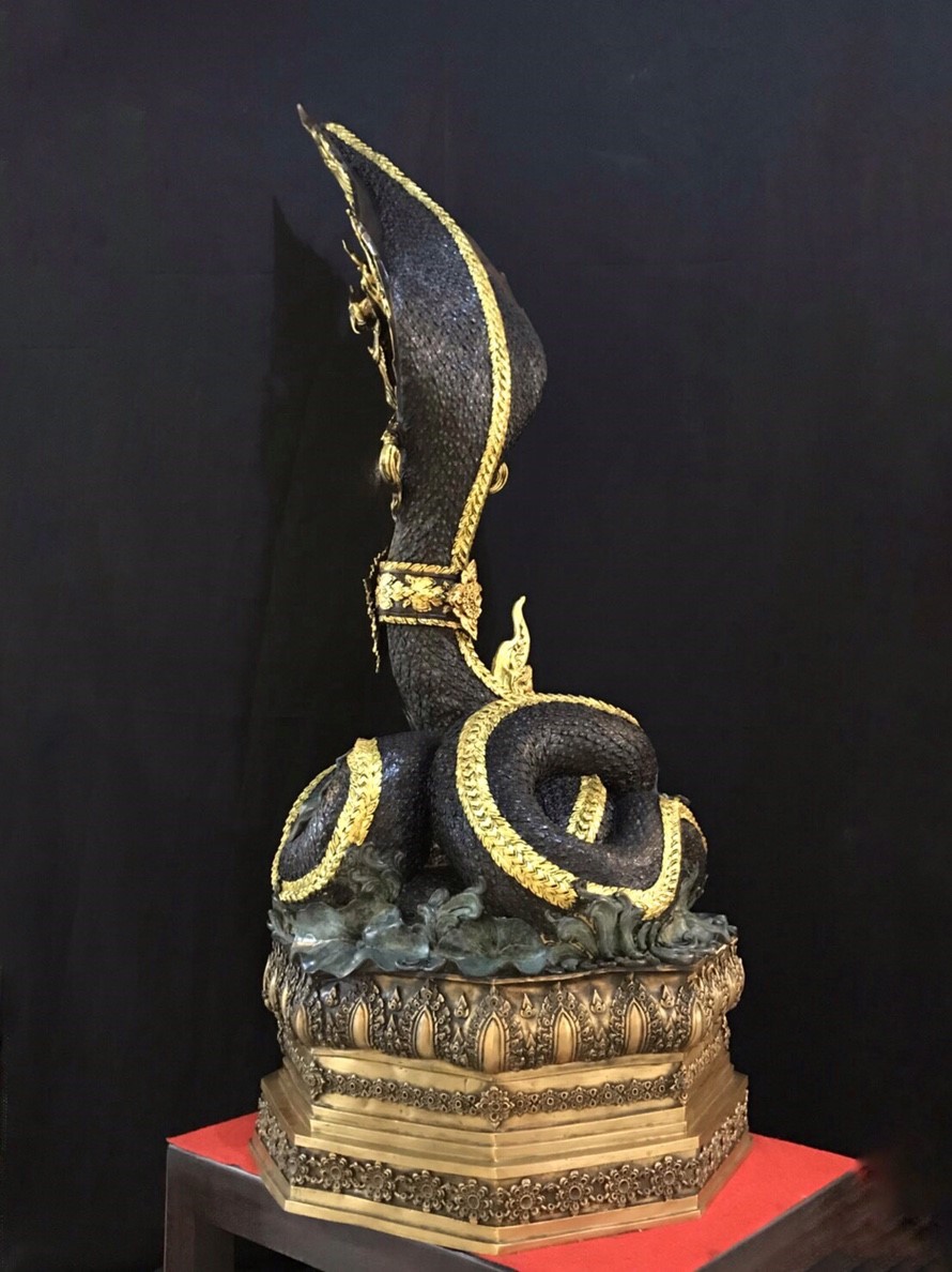 พญานาค สูง 149 cm.