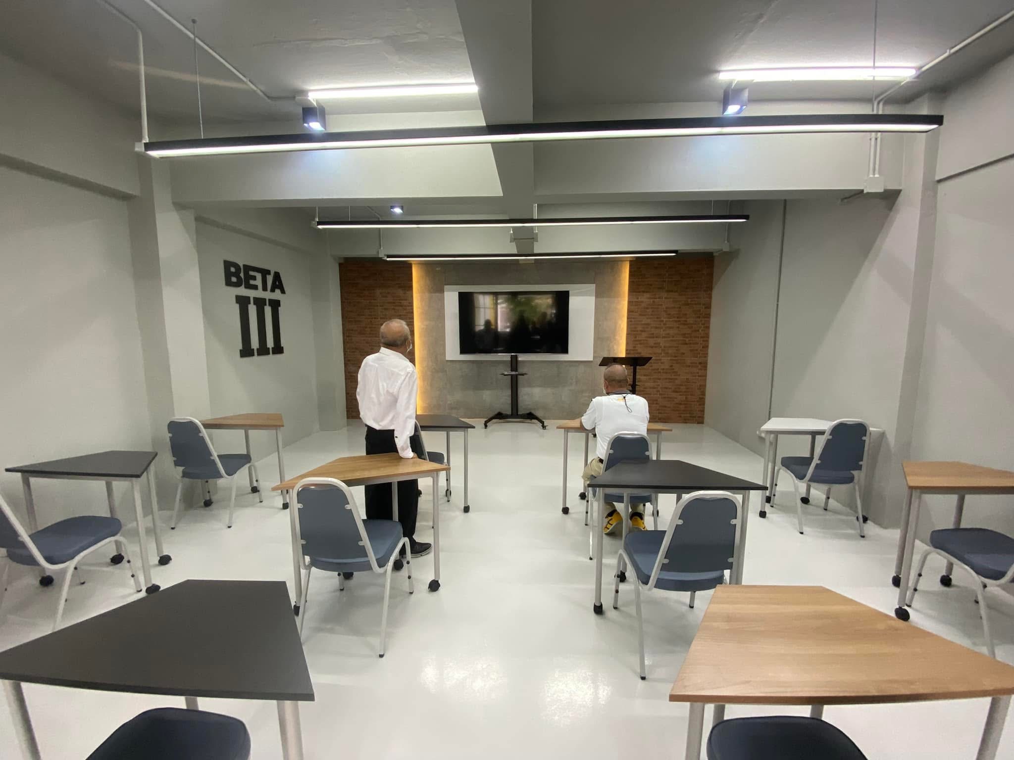 JMTVSTAND MT-F8500 ขาตั้งพื้นทีวีล้อเลื่อน(TV Stand)วัสดุเหล็กหนา ใช้มือปรับหมุนสูง/ต่ำได้ด้วยมือเดียวเท่านั้น(รับประกัน 3ปี) 32"-75" นิ้ว0964746498