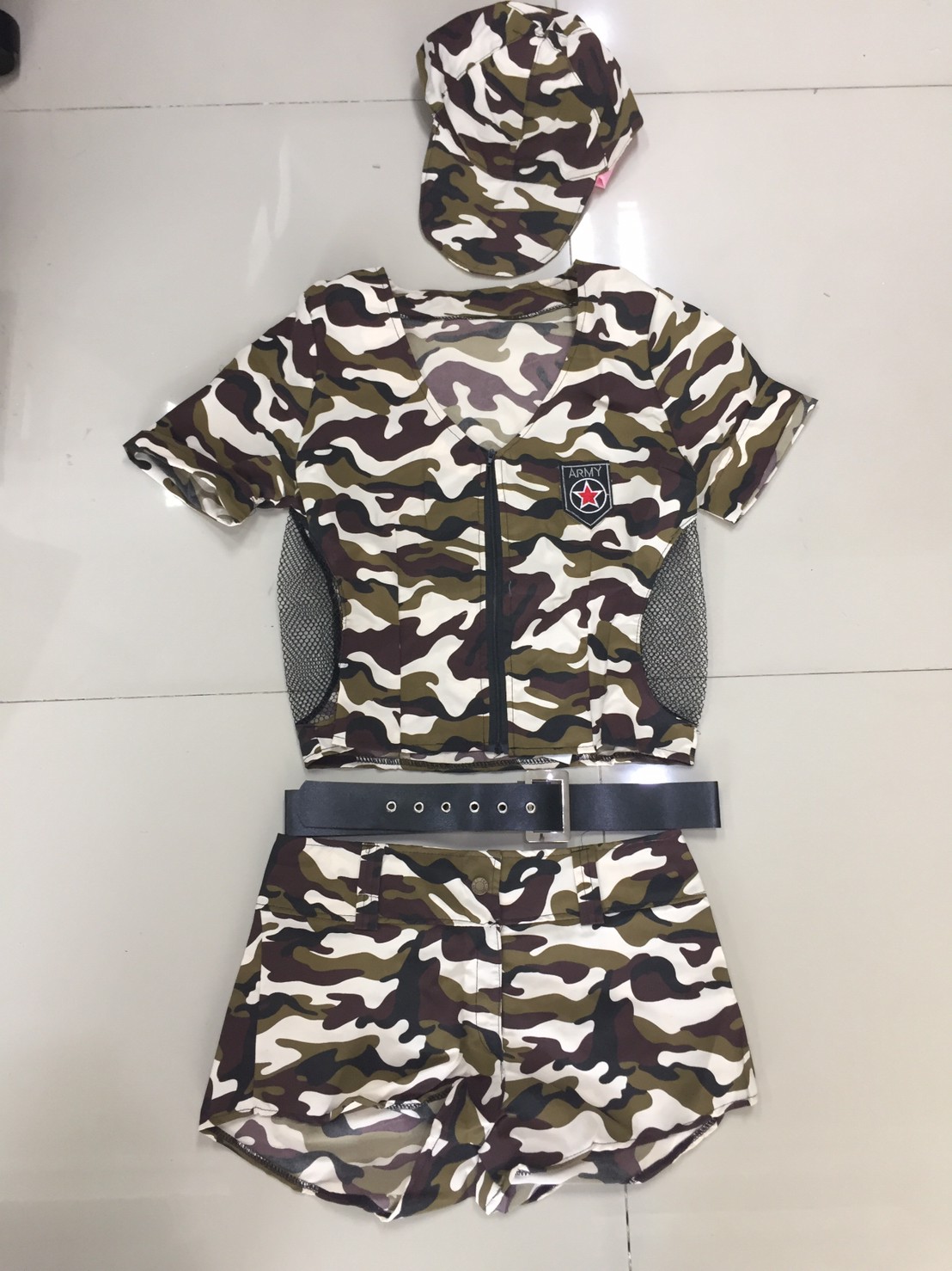 ชุดหทารหญิง ชุดทหารลายพราง กางเกงขาสั้นเอวเว้าตาข่าย+หมวกแก๊บลายพราง