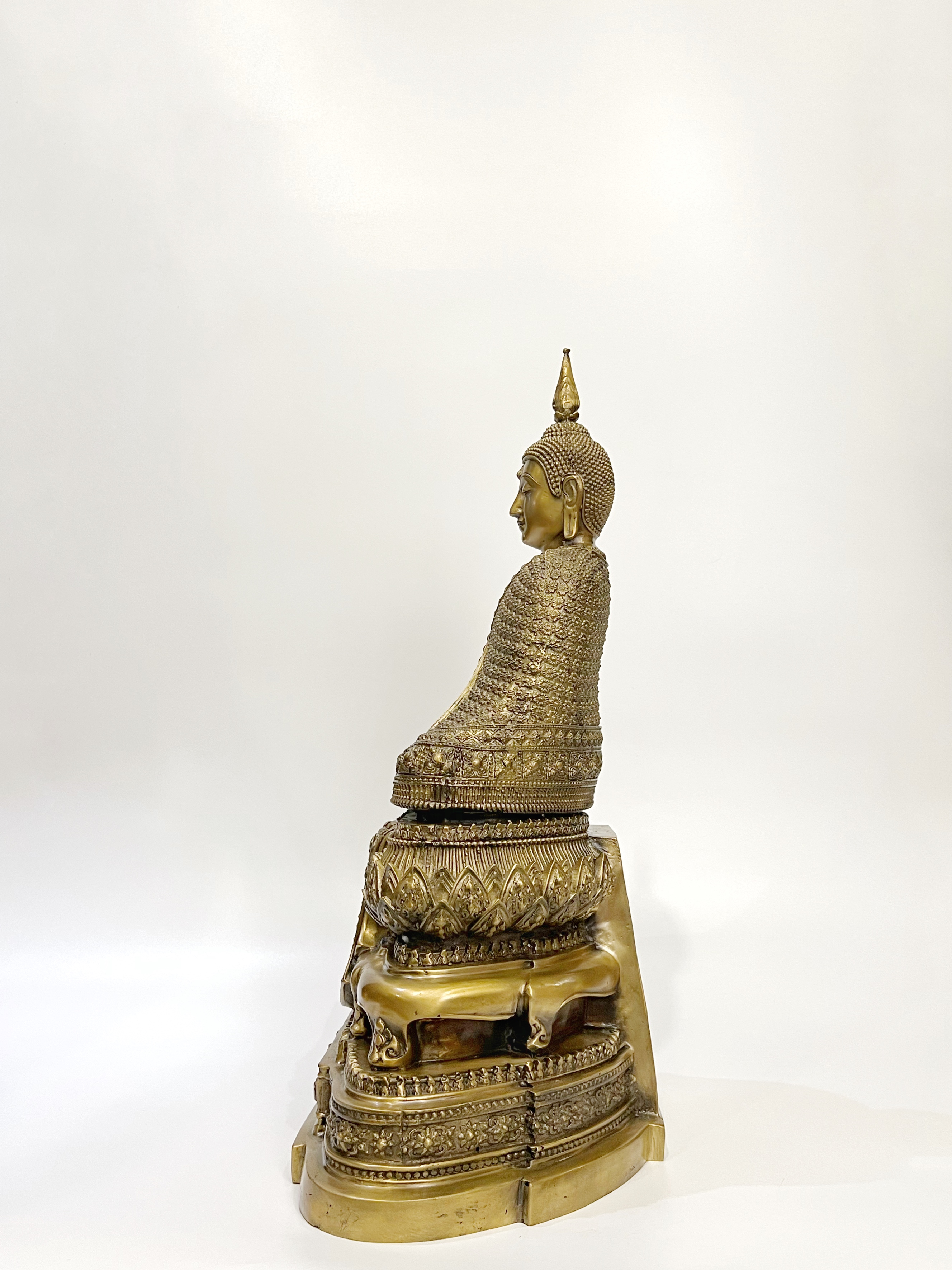 พระแก้วมรกต ทรงเครื่องฤดูหนาว หน้าตัก 9 นิ้ว