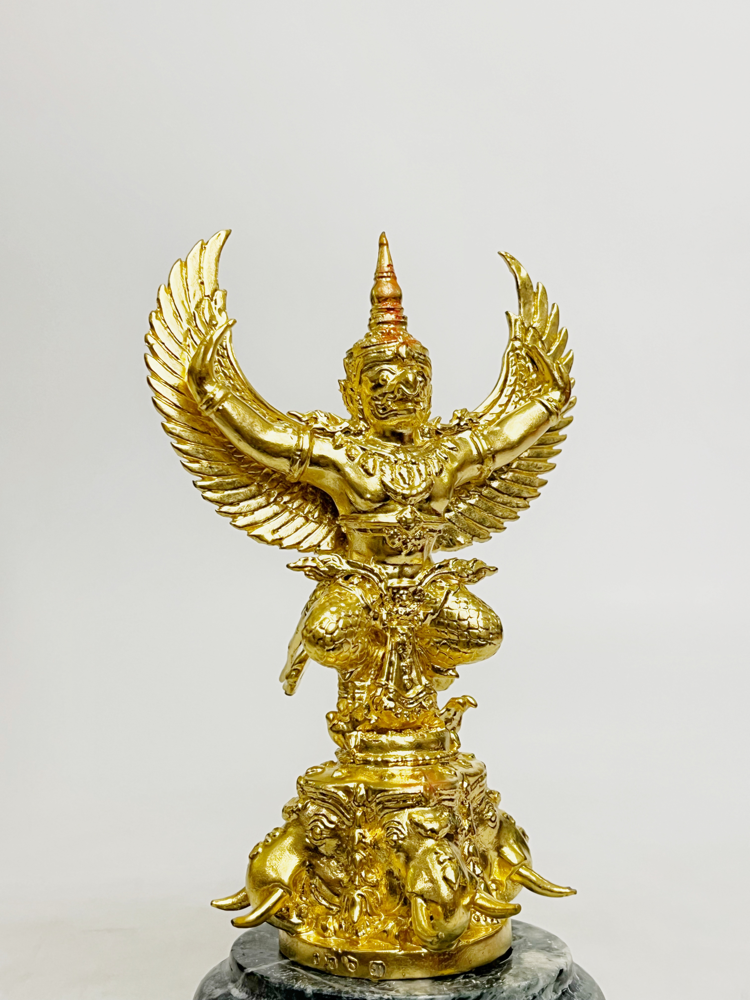 พญาครุฑ องค์บูชา รุ่น มหาเศรษฐี สูง 8 นิ้ว (ขนาดกลาง)