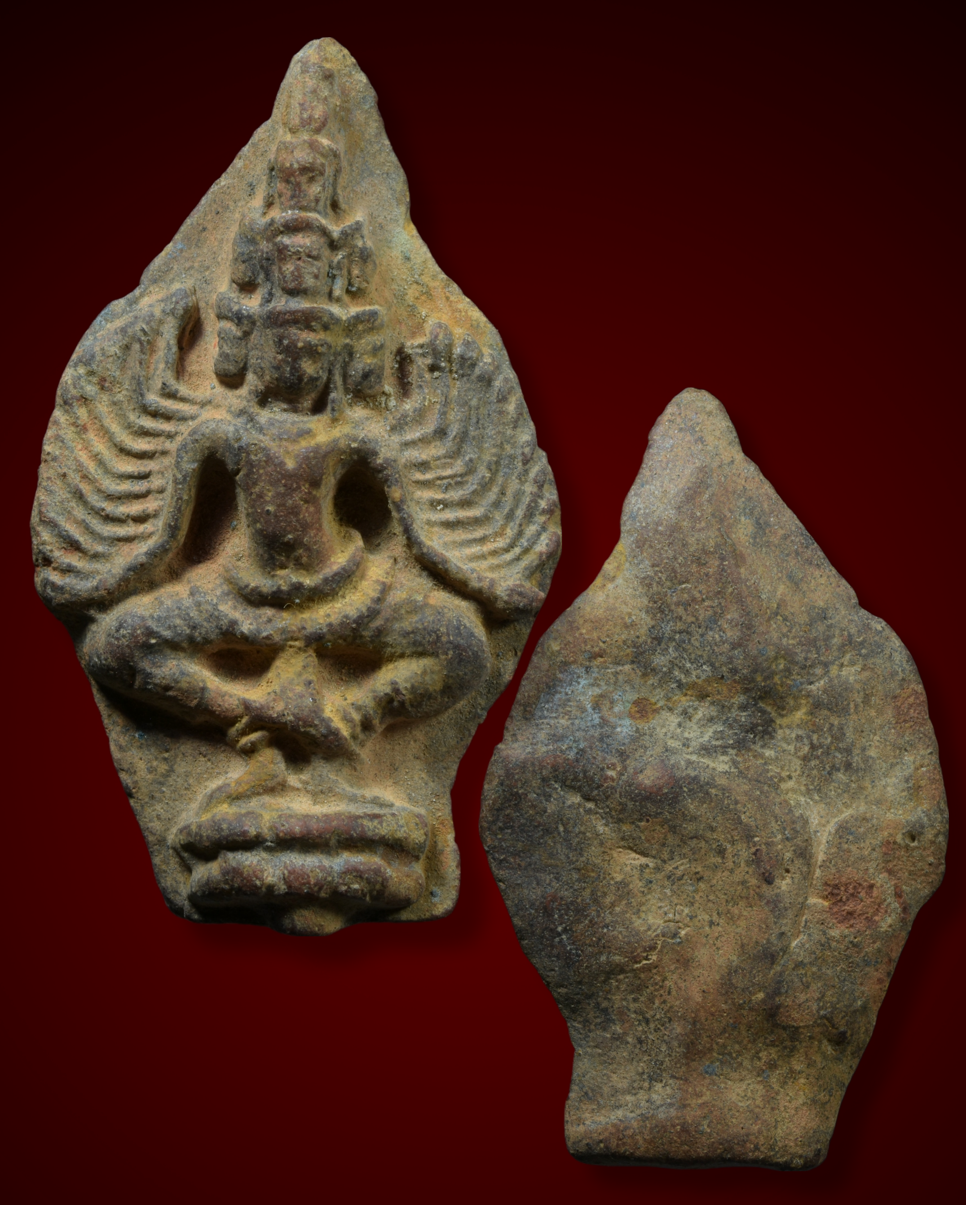 พระเหวัชระ เนื้อดิน