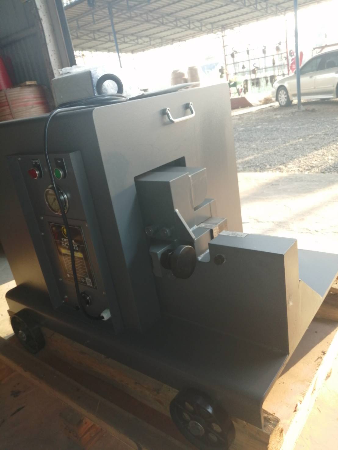 OPOR เครื่องตัดเหล็ก 25 มิล ระบบไฮดรอลิก รุ่น RCY-25