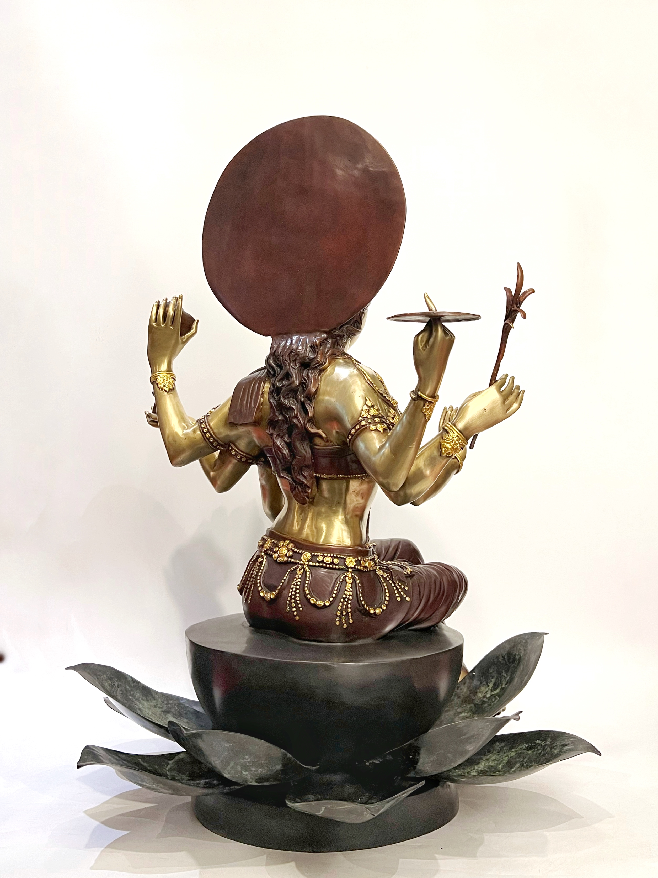 พระแม่ลักษมี หน้าตัก 16 นิ้ว