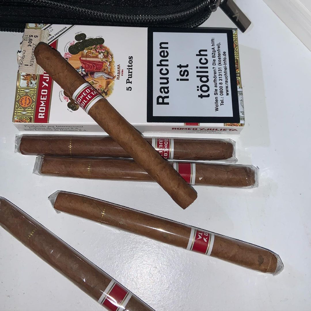 Romeo y Julieta Puritos Length("4¹4"x22")