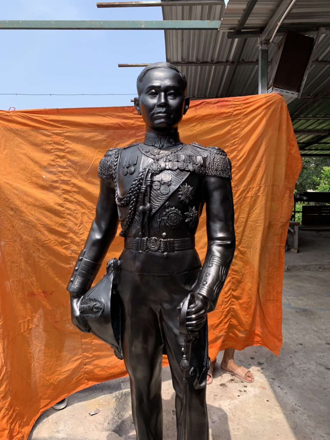 เสด็จเตี่ยกรมหลวงชุมพร สูง 180 cm