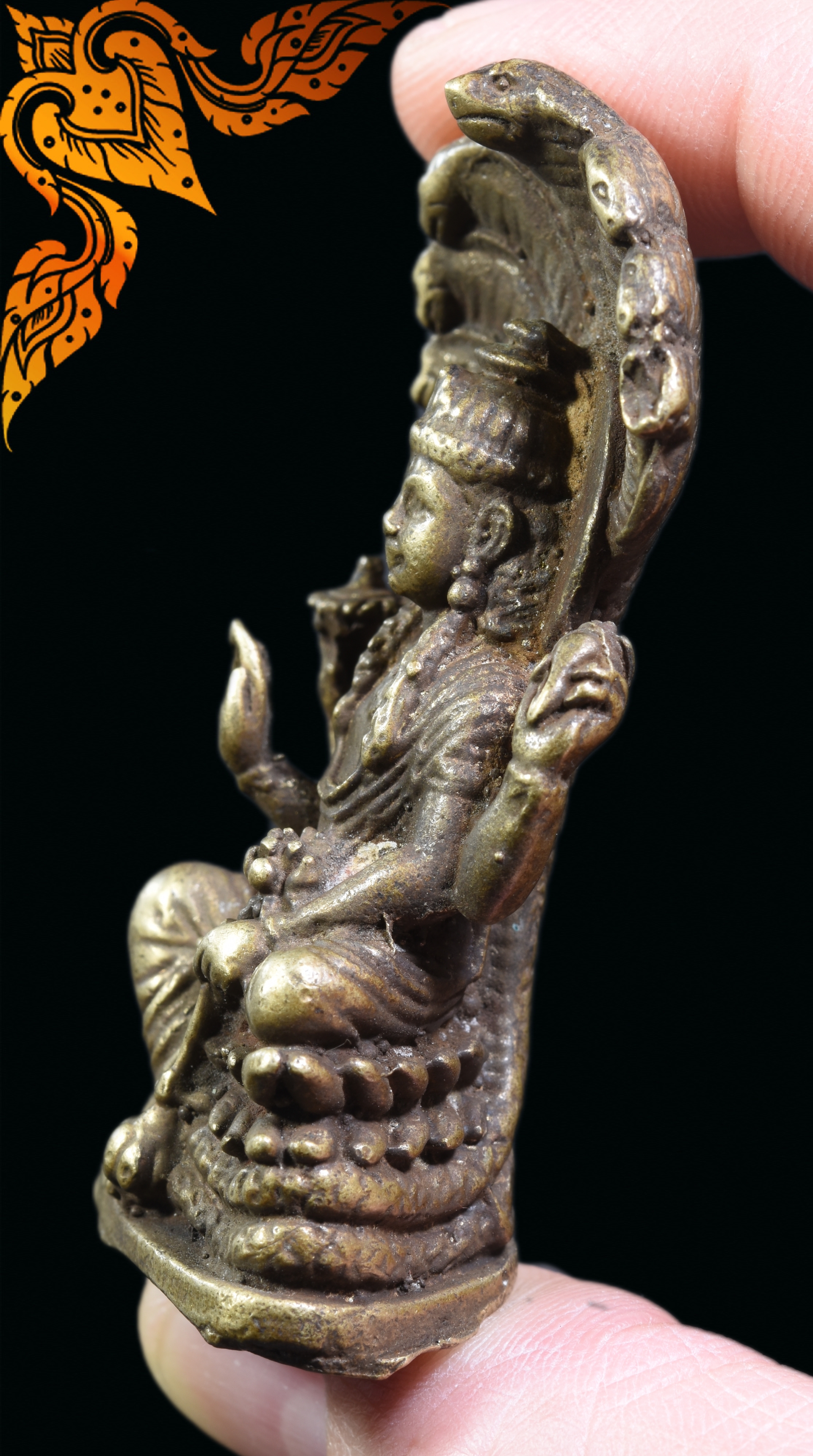 เทวรูปพระนารายณ์สี่กร ทรงนาคเจ็ดเศียร