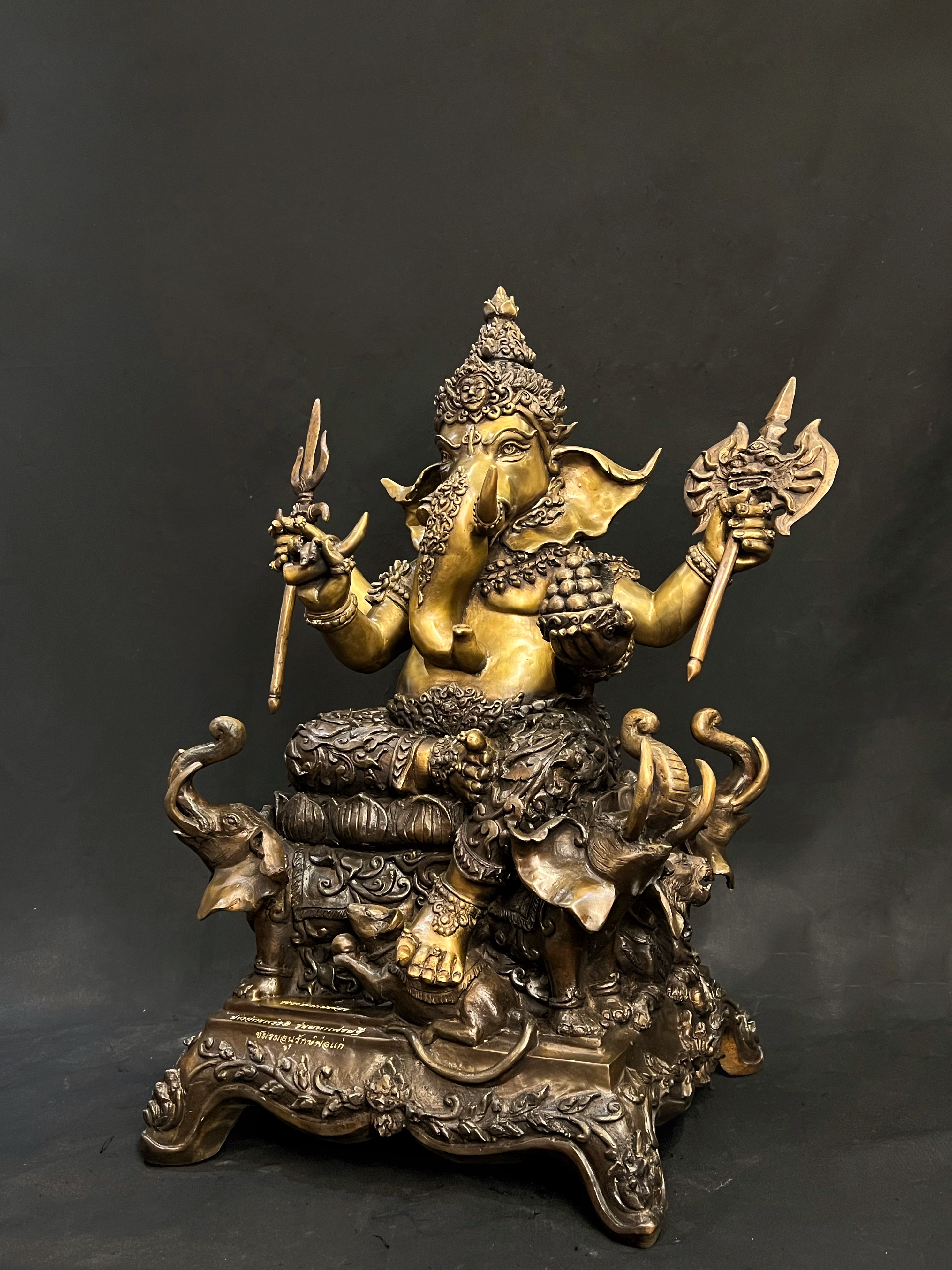 พระพิฆเนศวร ปางมหาจักรพรรดิ์ รุ่นมหาเศรษฐี