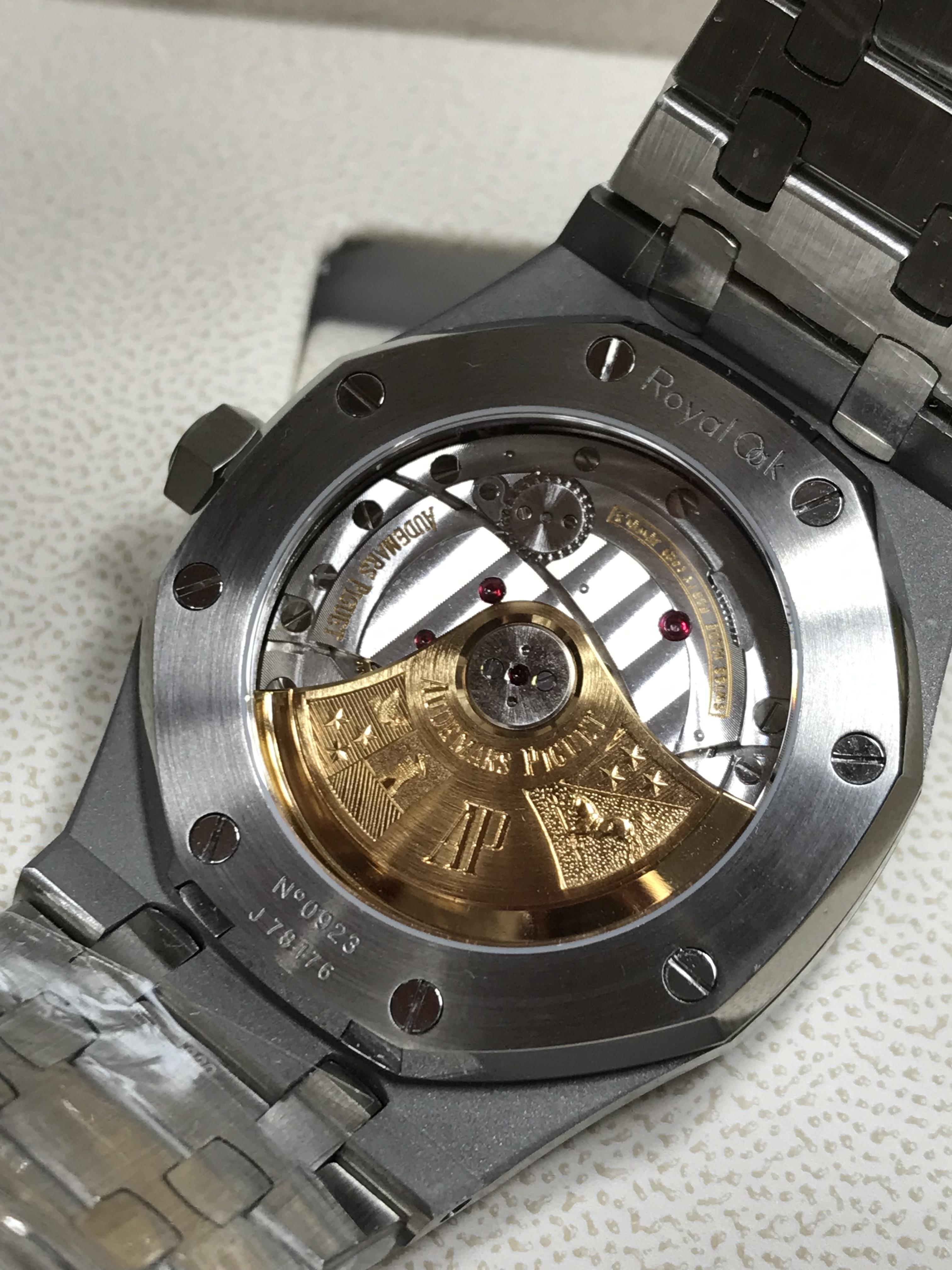 Audemars Piguet (15400) (Swiss)