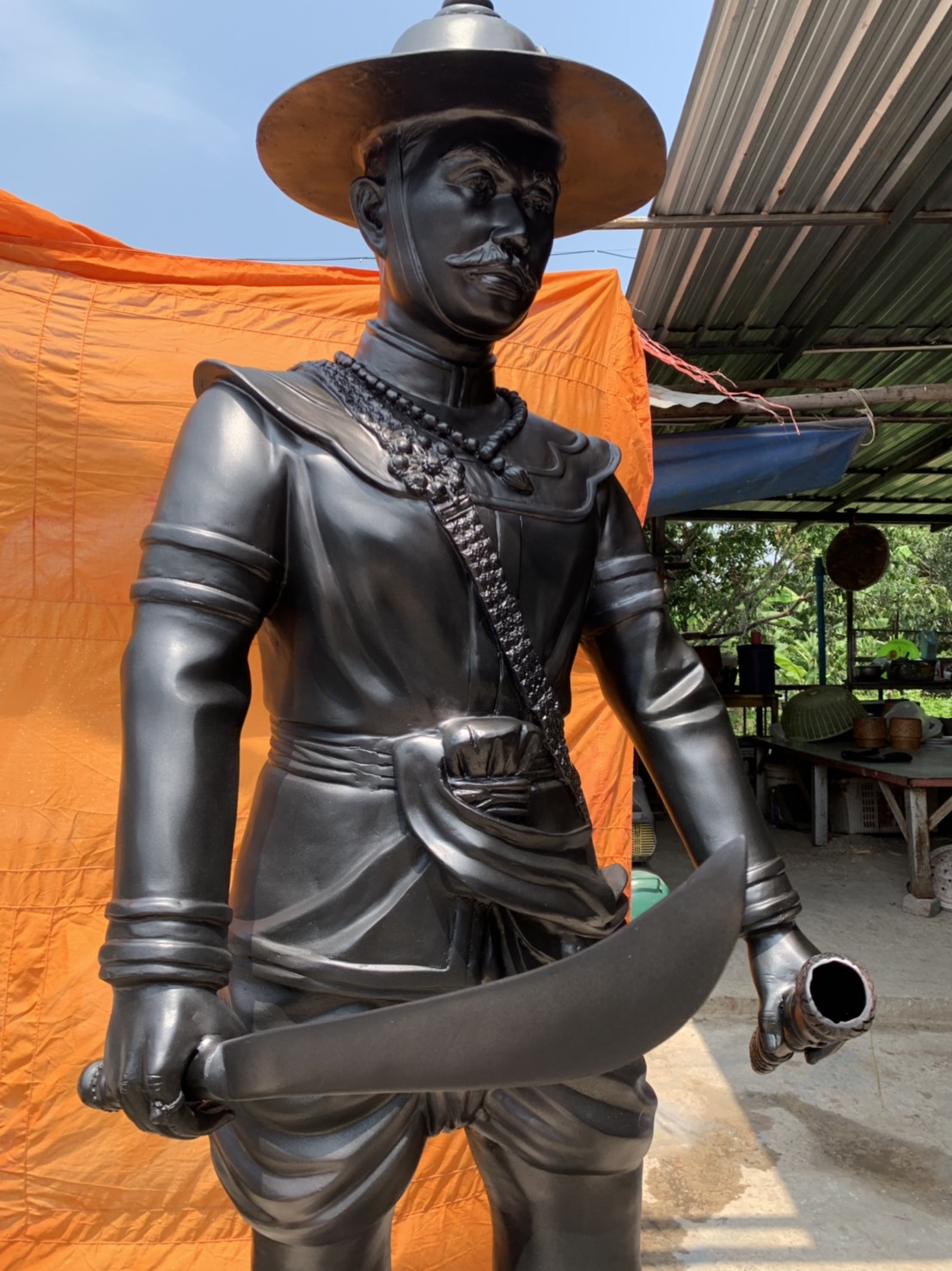 สมเด็จพระเจ้าตากสินมหาราช สูง 186 cm