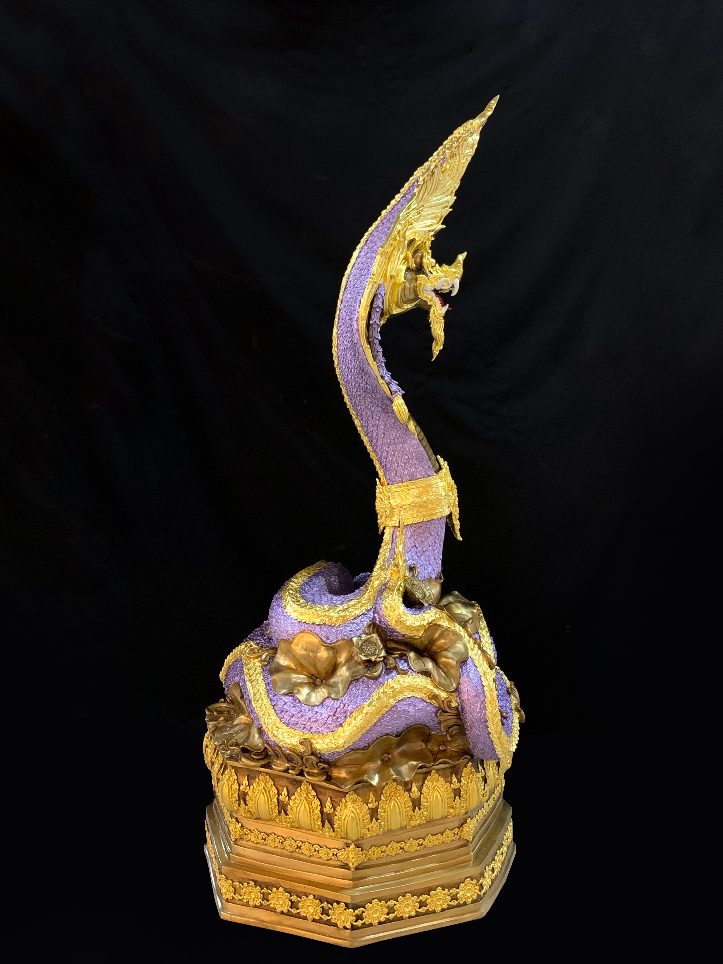 พญานาค สูง 149 cm.