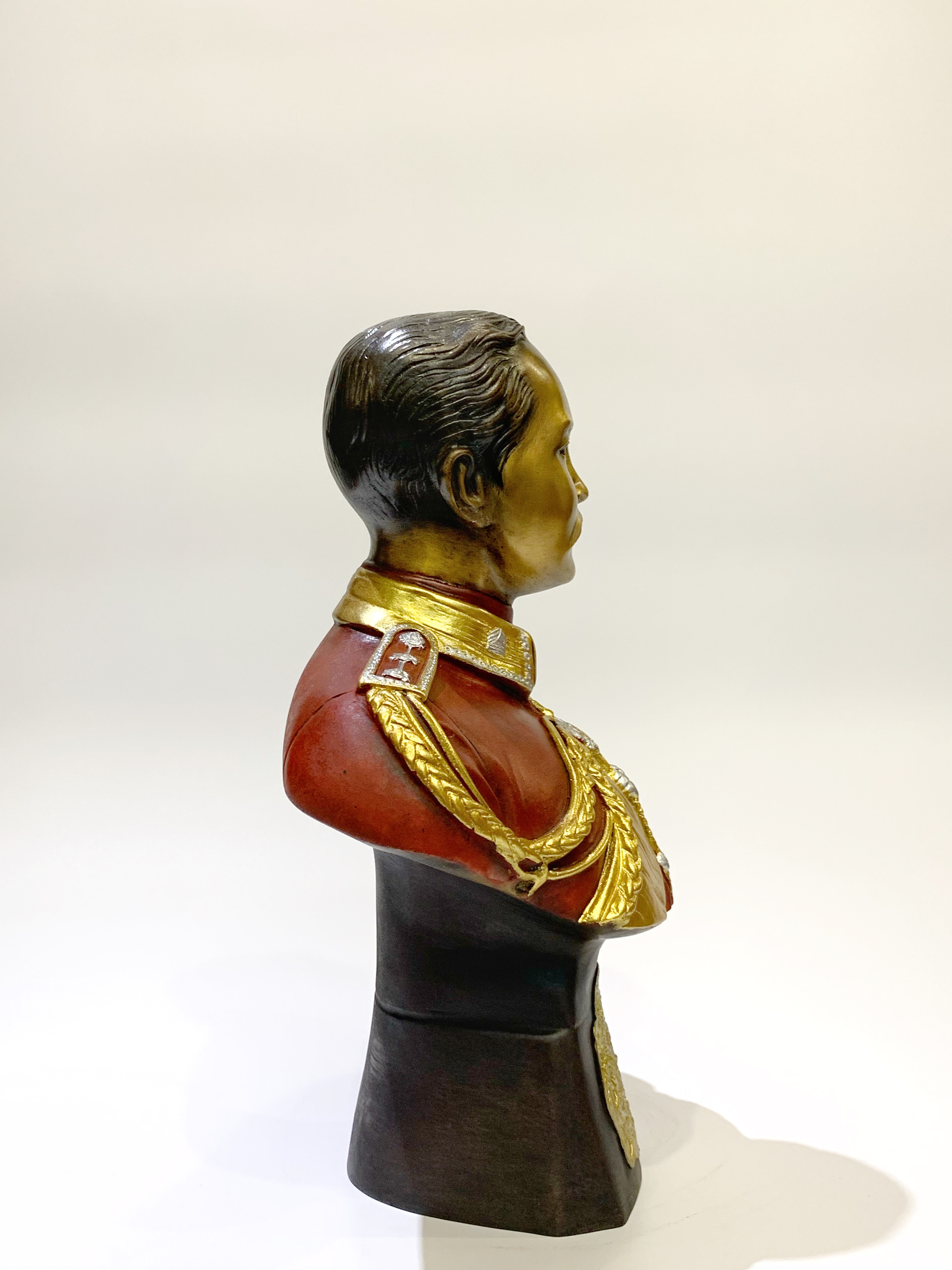 รัชกาลที่ 5 ครึ่งพระองค์ (ตราแผ่นดิน)