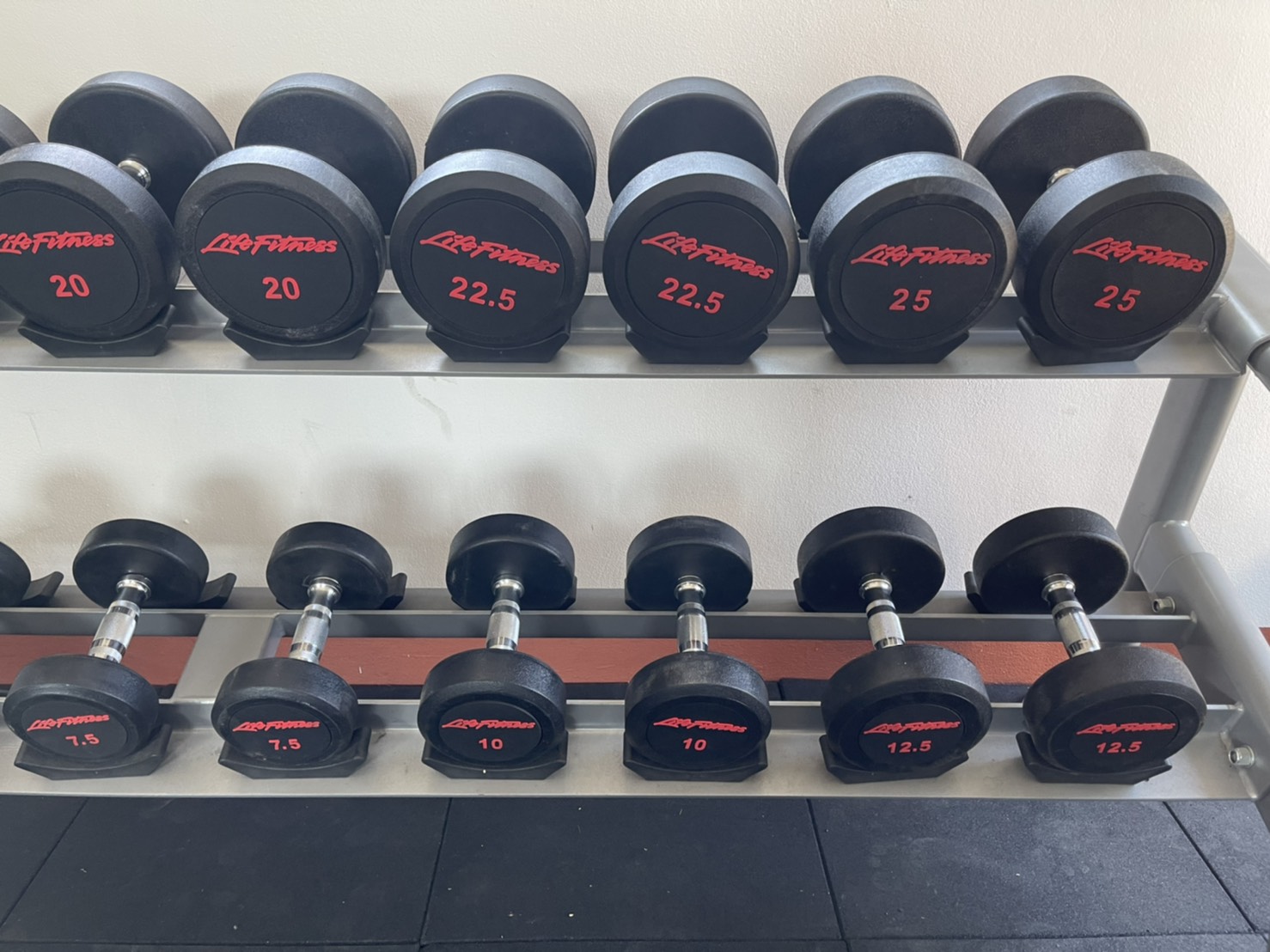 ดัมเบลหุ้มด้วยยางขนาด 2.5kg-25kg จำนวน 10 คู่พร้อมชั้นวางกว้าง50cmยาว258cmสูง85cm