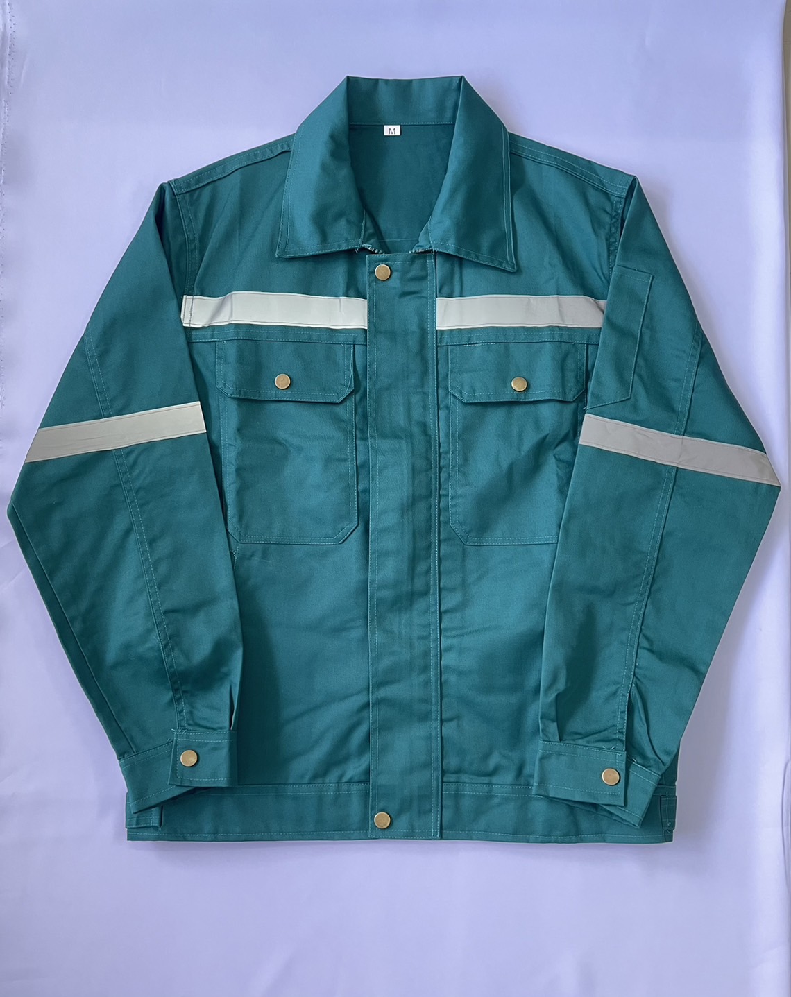 เสื้อช็อปสีเขียวแขนยาวมีแถบสะท้อนแสง