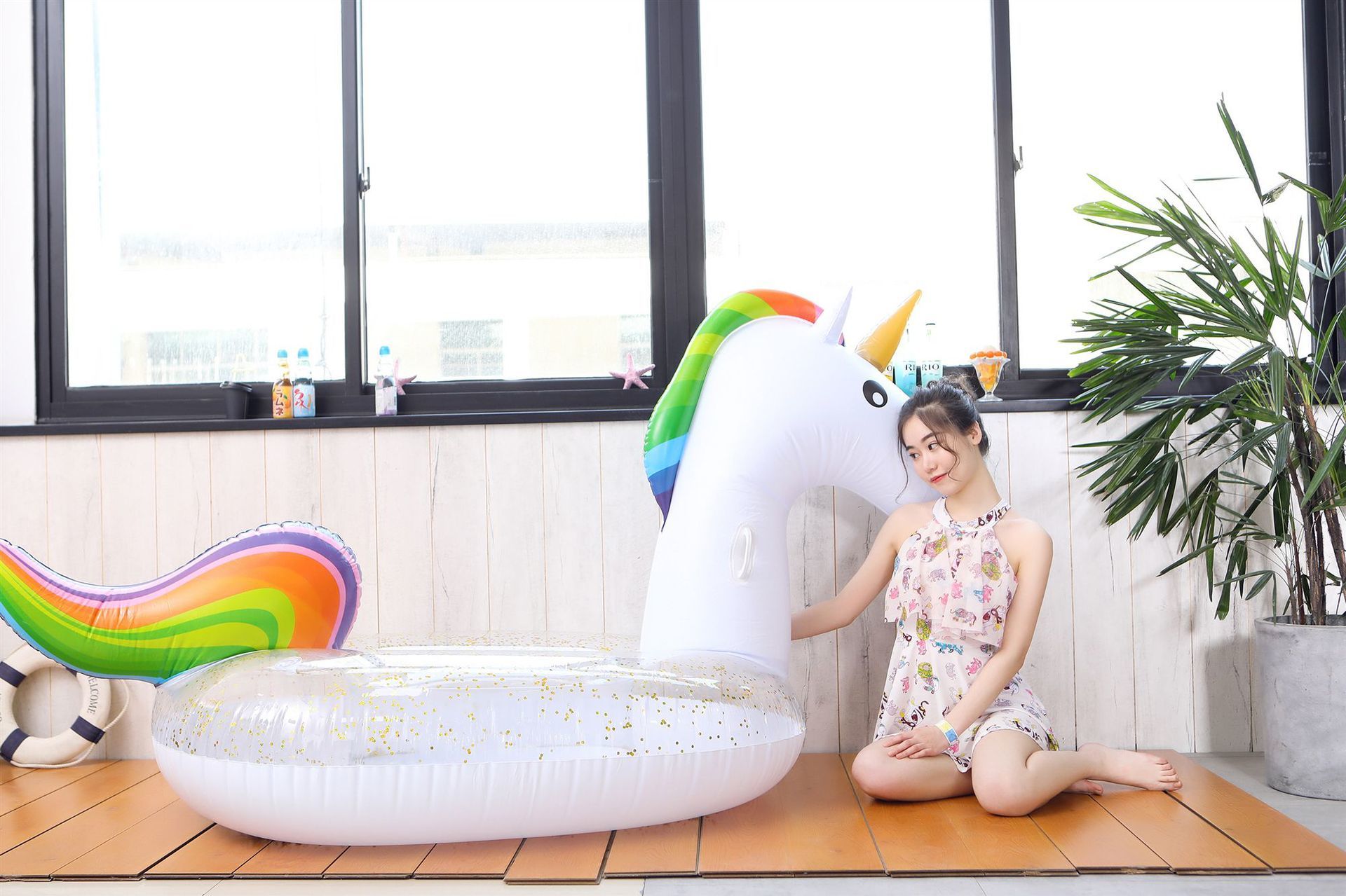 ห่วงยางยูนิคอร์น กลิตเตอร์ ขนาดใหญ่ Inflatable Giant Unicorn Glitter Pool Float