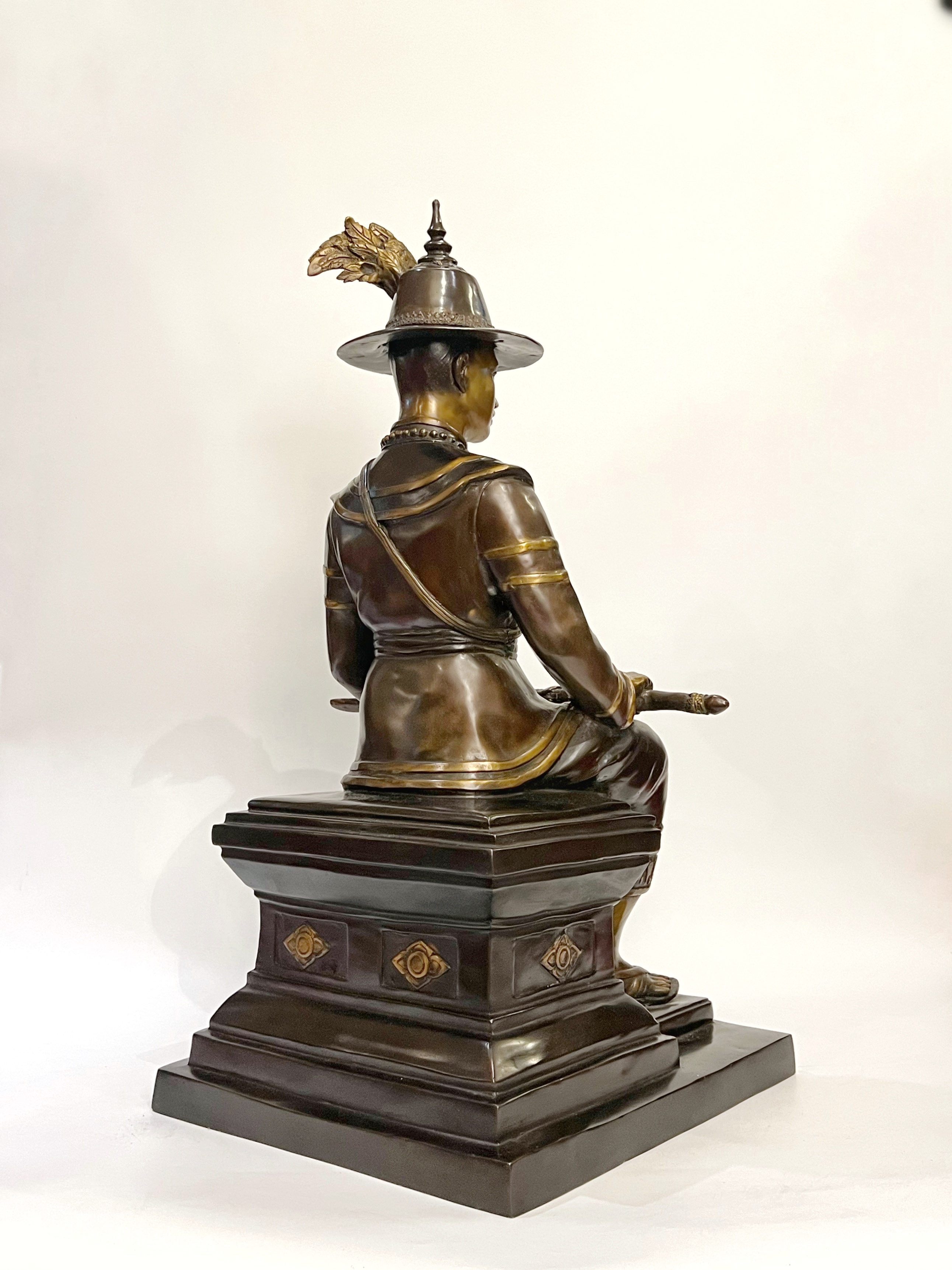 สมเด็จพระเจ้าตากสินมหาราช นั่งบัลลังก์ หน้าตัก 14 นิ้ว