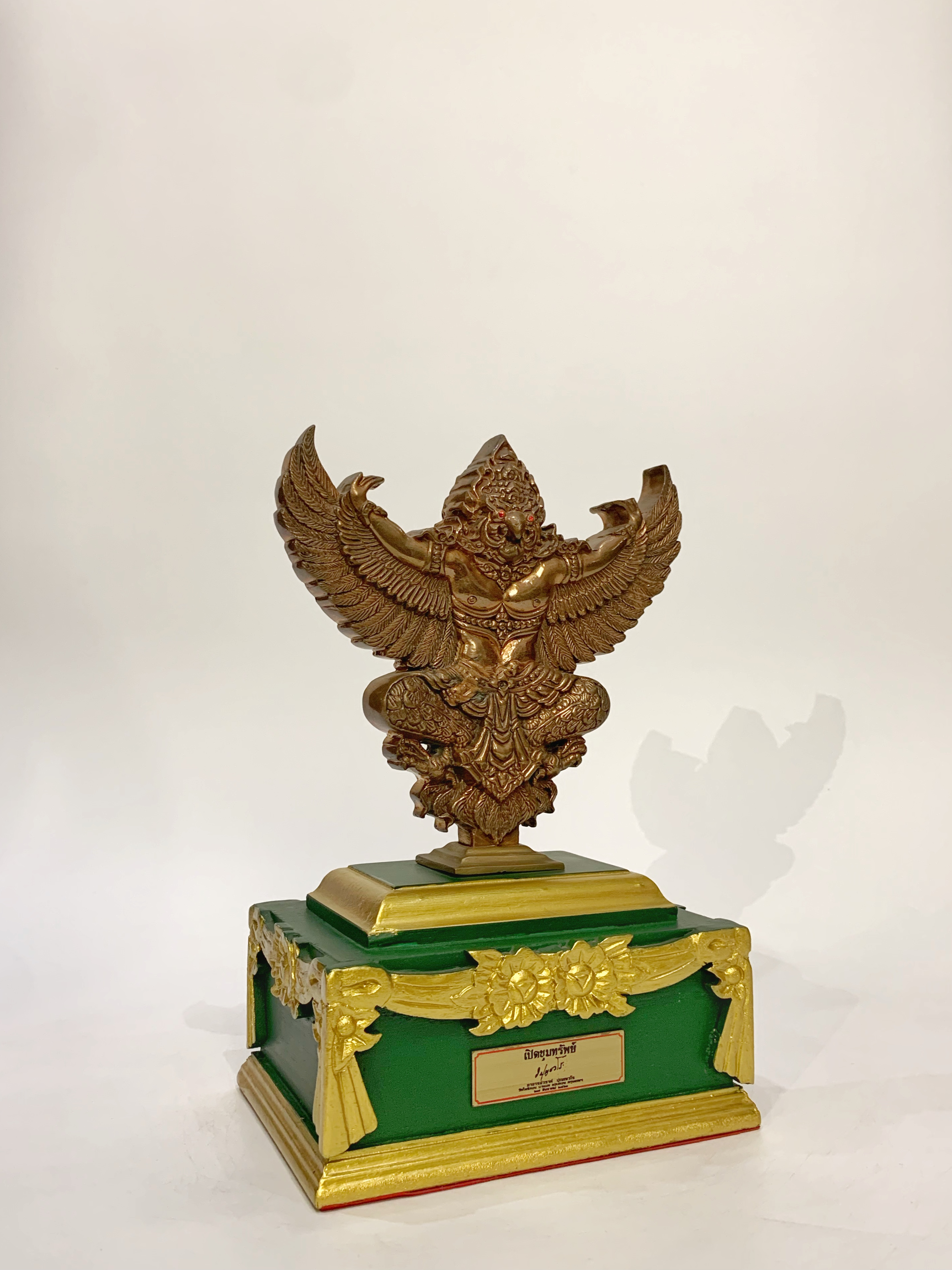 พญาครุฑองค์บูชา รุ่น เปิดขุมทรัพย์