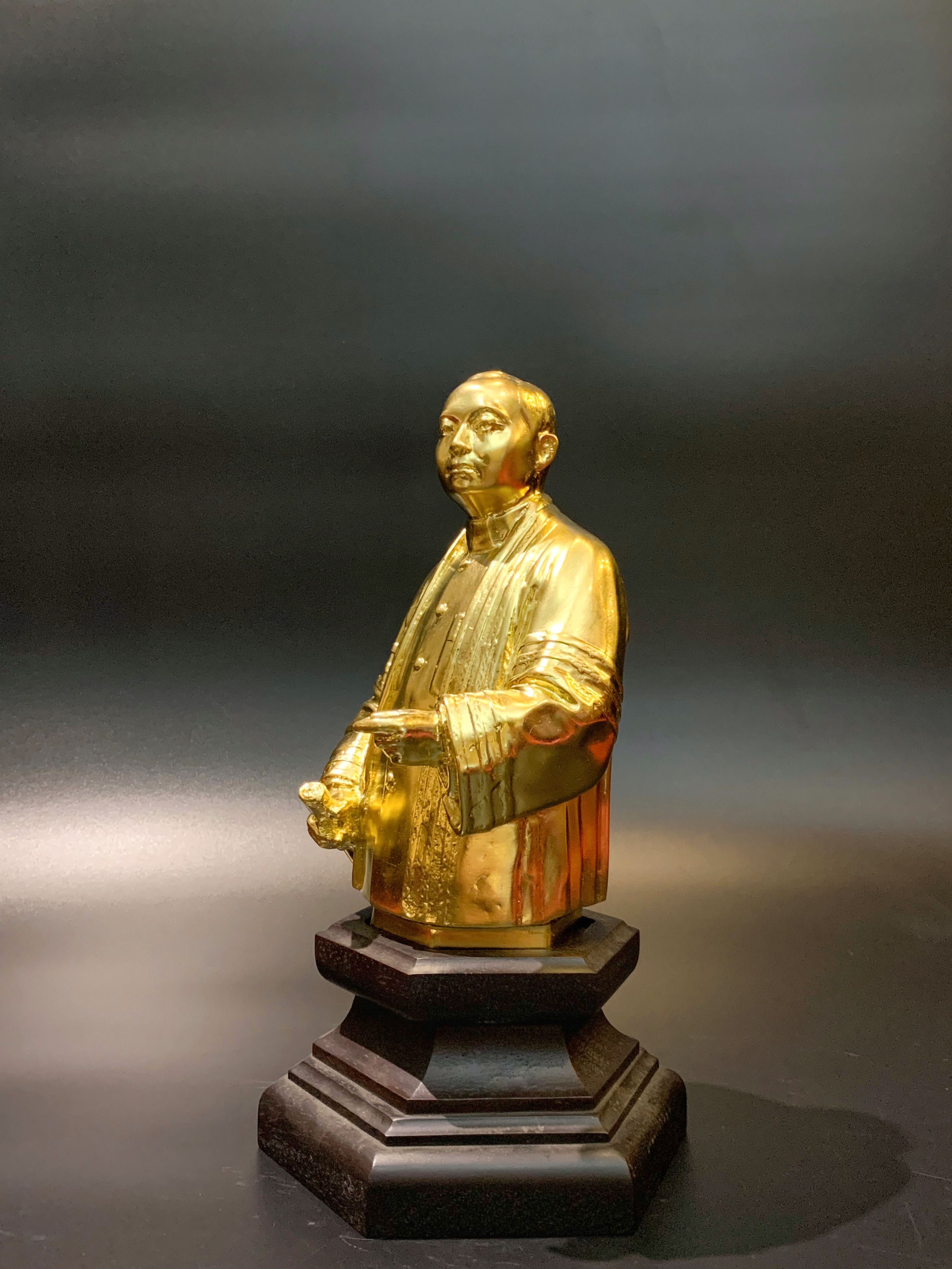 รัชกาลที่ 6 ครึ่งพระองค์