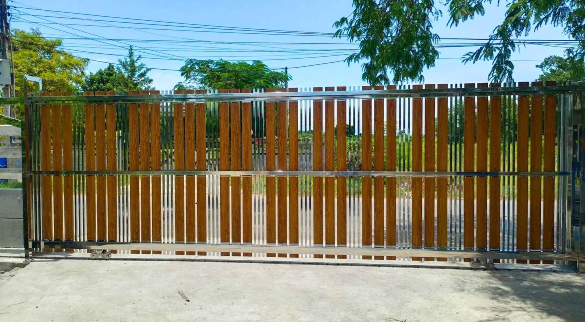 ประตูรีโมท มอเตอร์รีโมท ประตูสแตนเลส ช่างสแตนเลส จ.สระบุรี Tel. 095-1955898