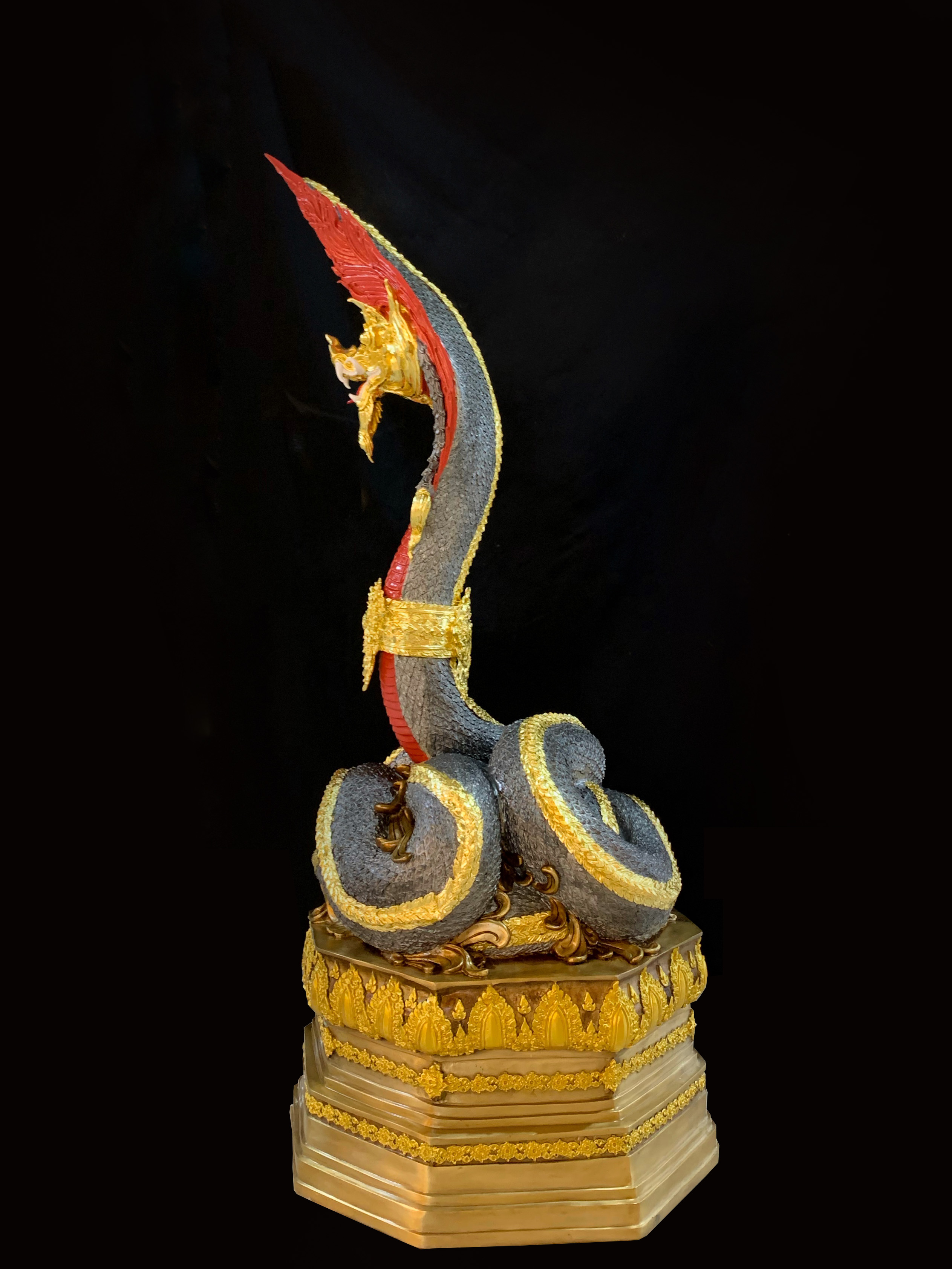 พญานาค สูง 159 cm.