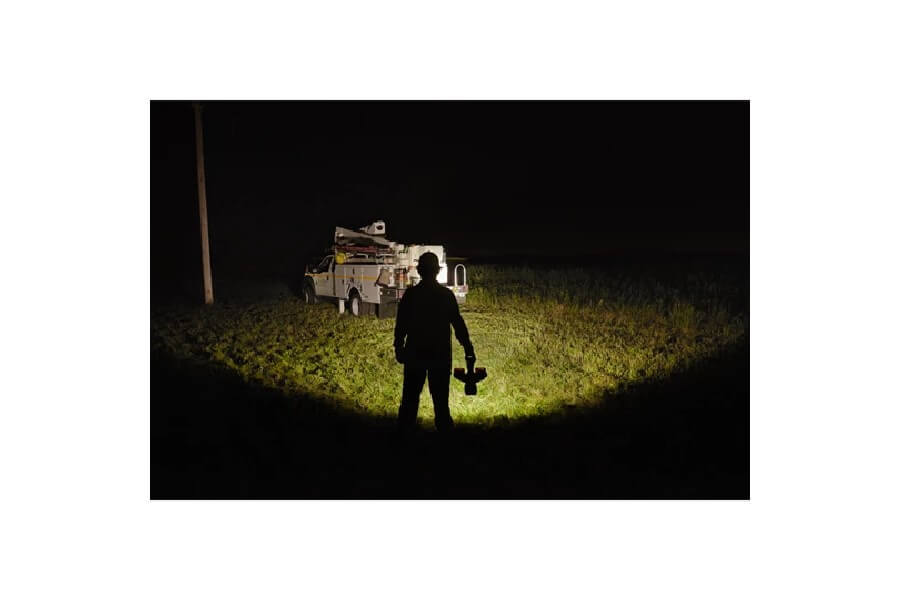 MILWAUKEE รุ่น M18 UBL-0 ไฟส่องพื้นที่ 2 หัว แรงดัน 18 โวลท์ เครื่องเปล่า