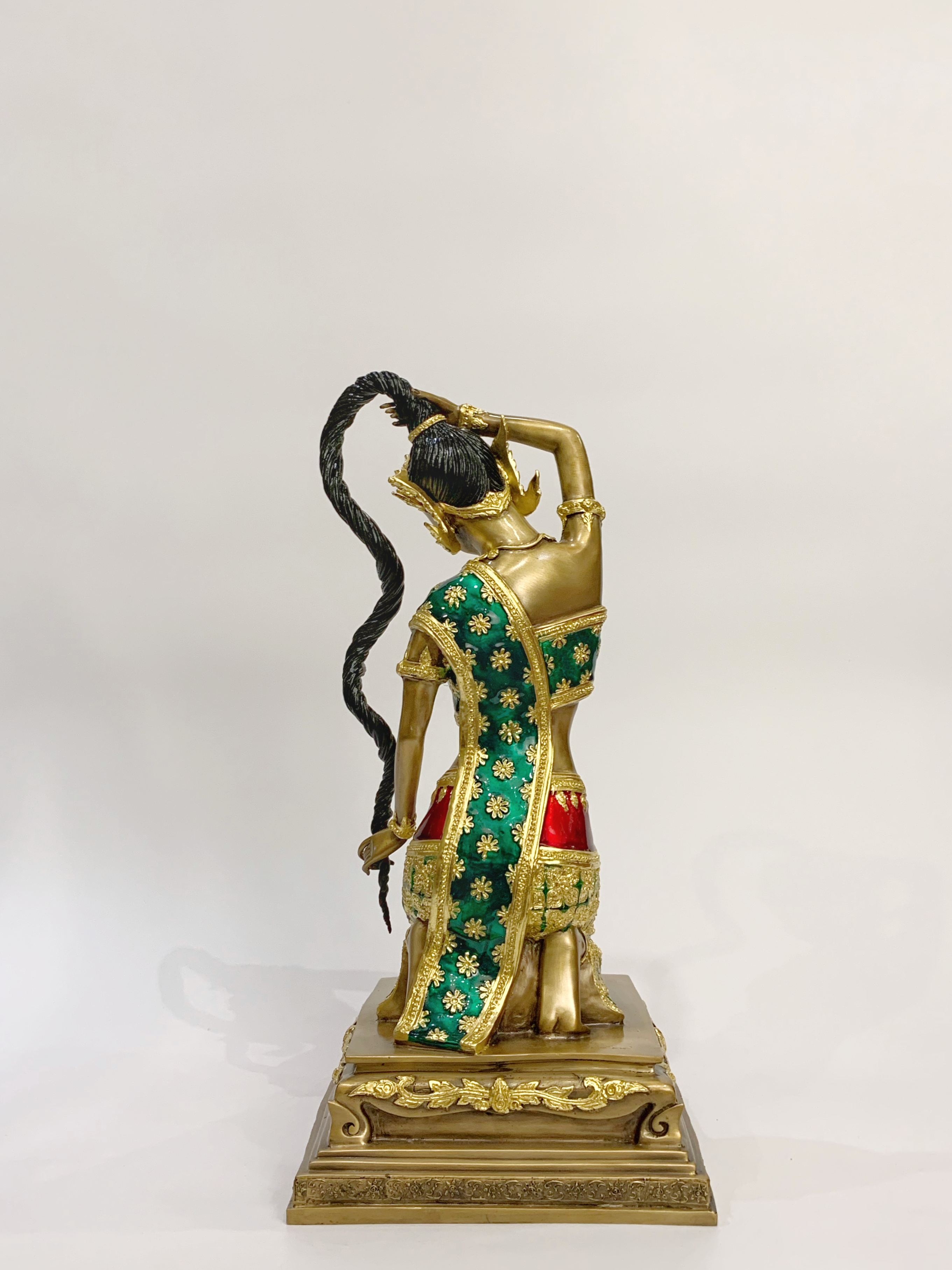 พระแม่ธรณีบีบมวยผม หน้าตัก 9 นิ้ว