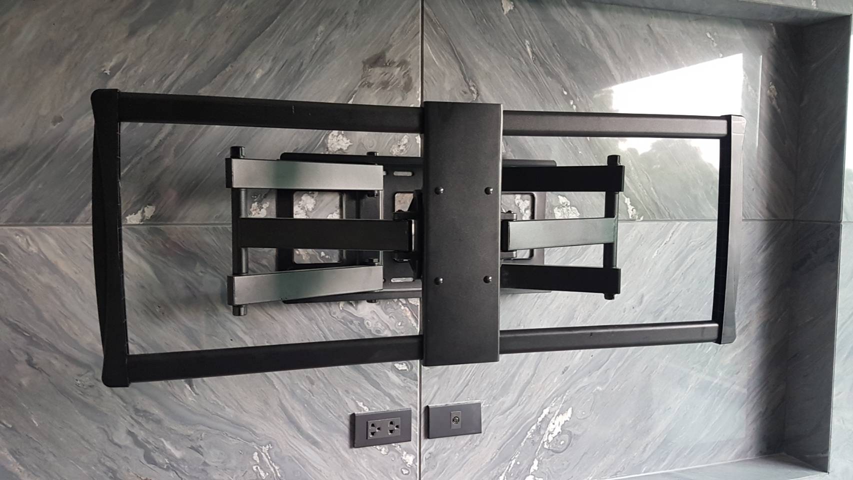 JMTVSTAND MT-A5050 ขาแขวนทีวีแบบสวิงตัวใหญ่สุด ขนาด 60"-100"นิ้ว วัสดุเหล็กหนาแข็งแรง สวิง-ก้ม/เงยได้0964746498